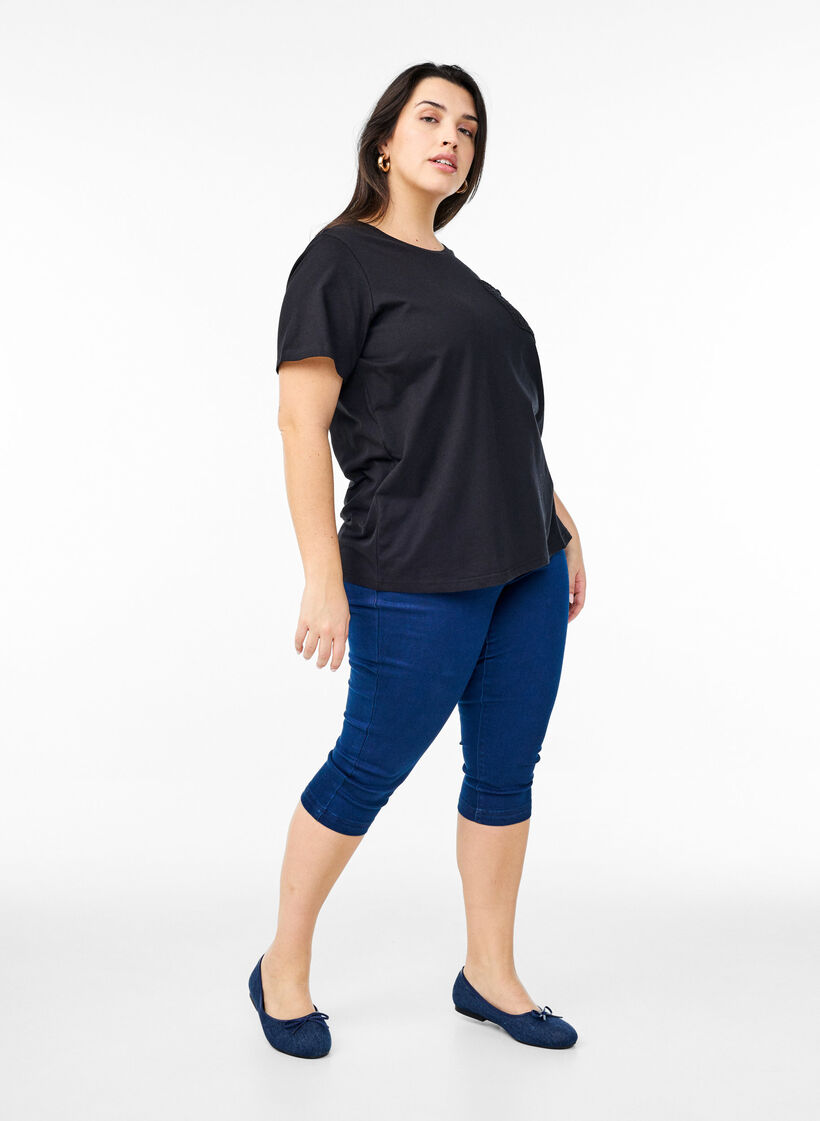 T-shirt in organic cotton with chest pocket, Black, Model image number 1