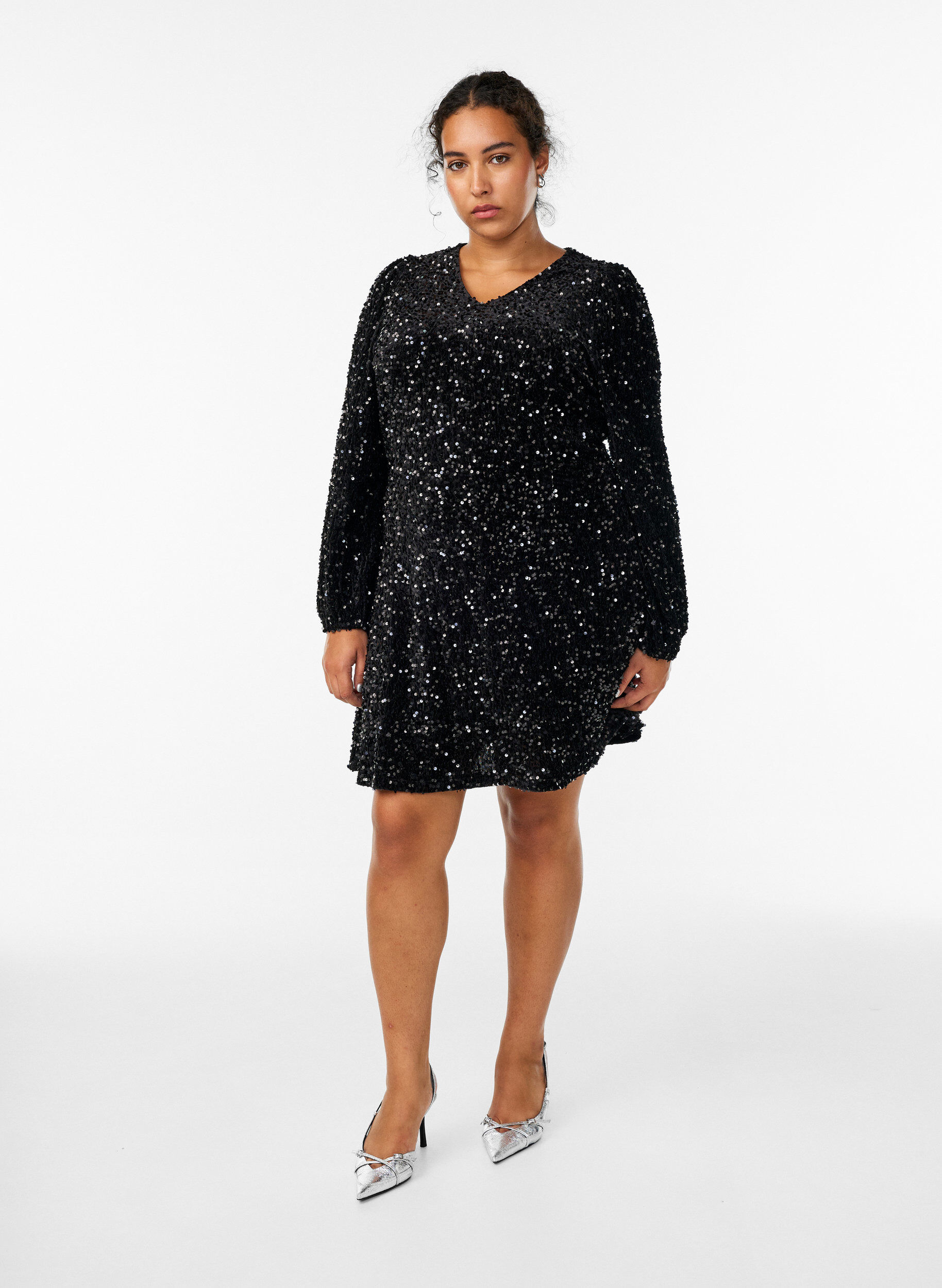 Short A-line sequin dress, Black, Model