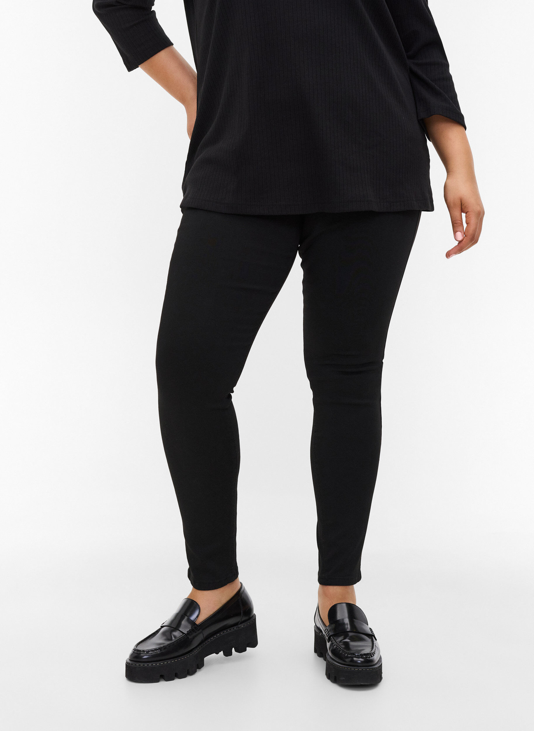 Zizzifashion Stay Black Amy jeans with a high waist, Black, Model image number 3