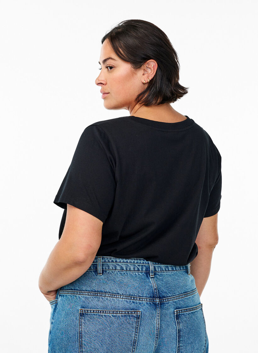 Basic cotton T-shirt with a V-neck, Black, Model image number 2