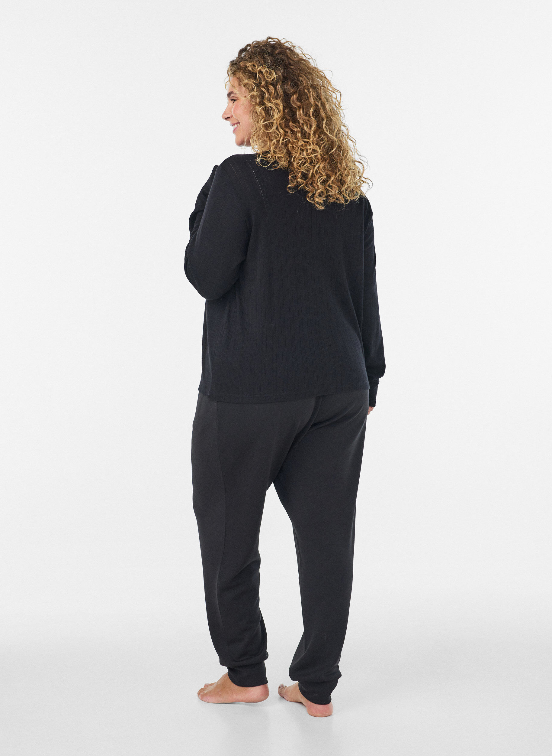 ZizzifashionCardigan in organic cotton with eyelet embroidery, Black, Model image number 2