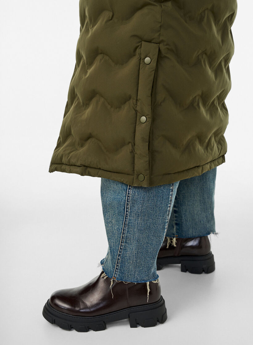 Long hooded puffer jacket with a wave pattern, Green, Model