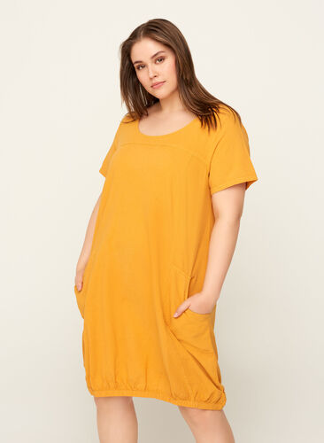 Dress with pockets, Spruce Yellow, Model image number 0