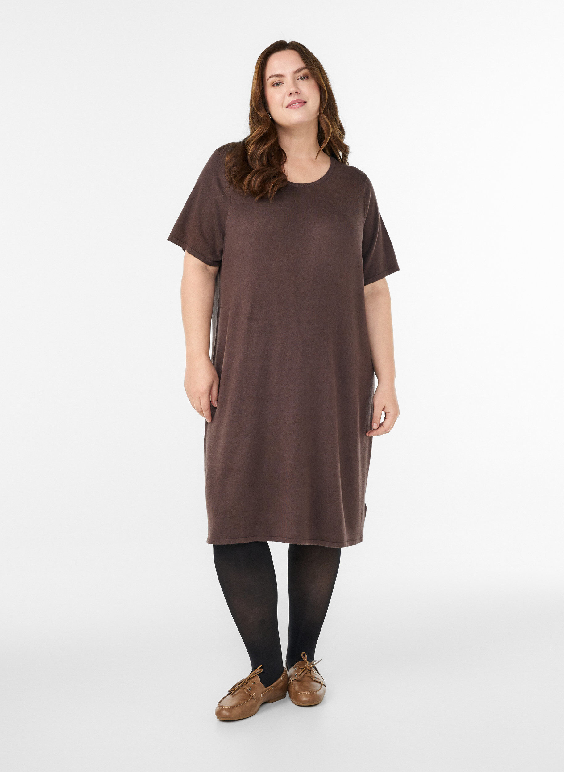 Zizzifashion Knee-length knit dress with short sleeves, Brown, Model image number 1