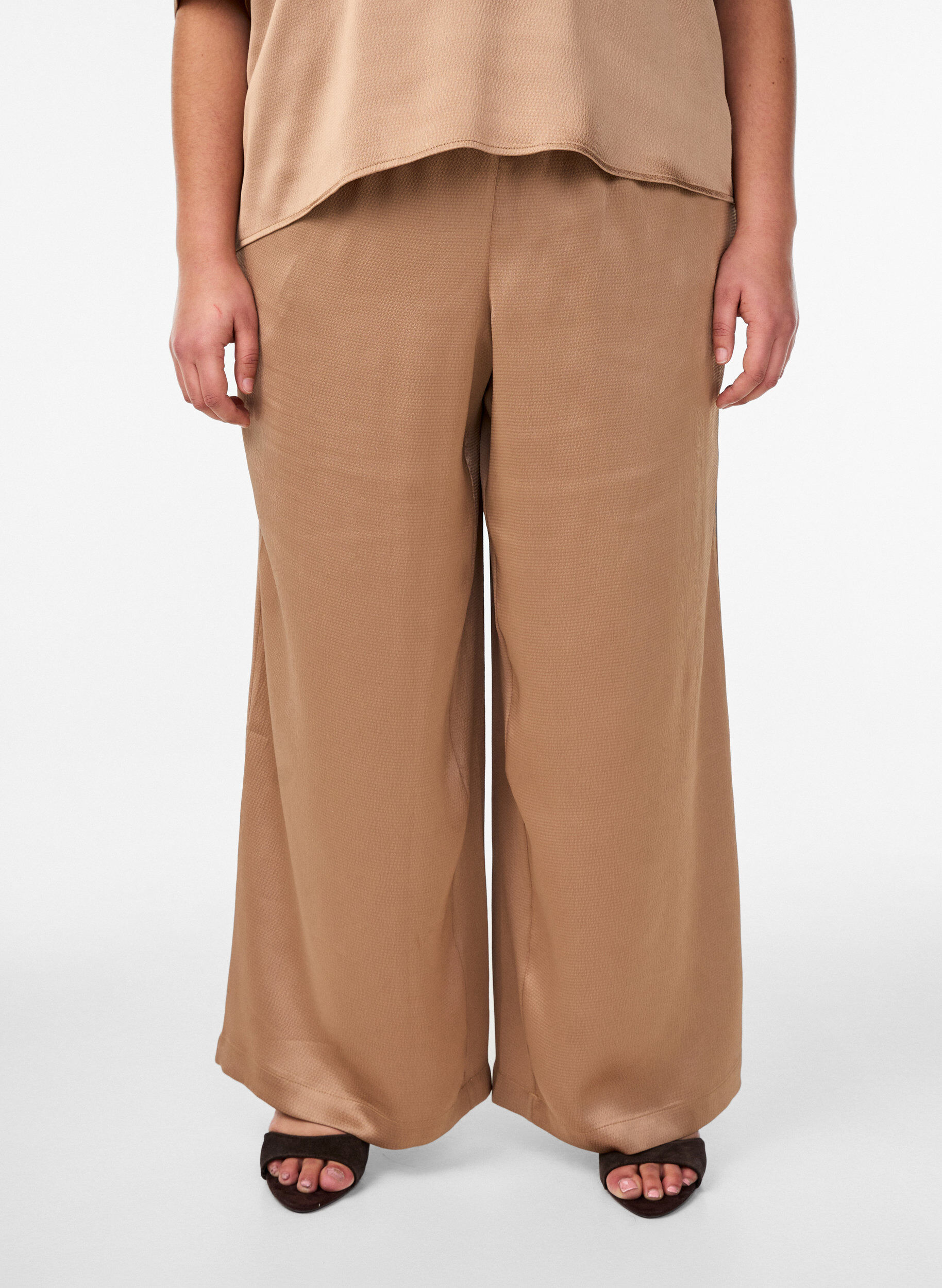 Zizzifashion Satin-look trousers with wide, straight legs, Brown, Model image number 2