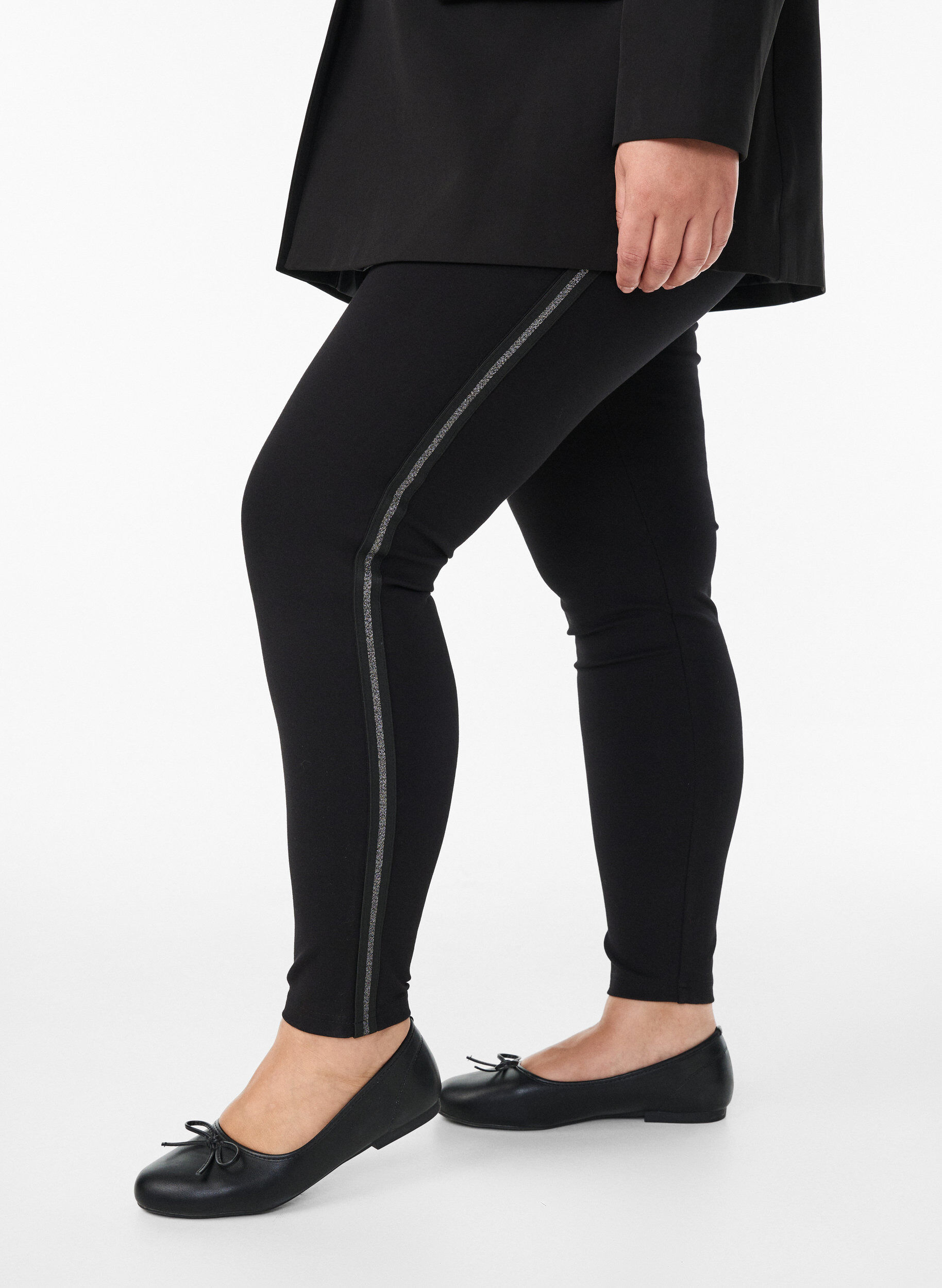 Leggings with glitter stripe and slits, Black, Model