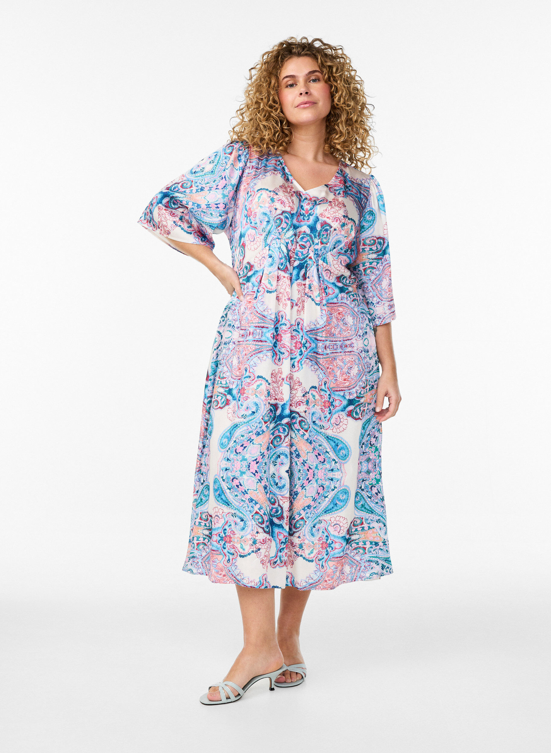 Zizzifashion Midi dress with paisley print and satin-look, White, Model image number 0