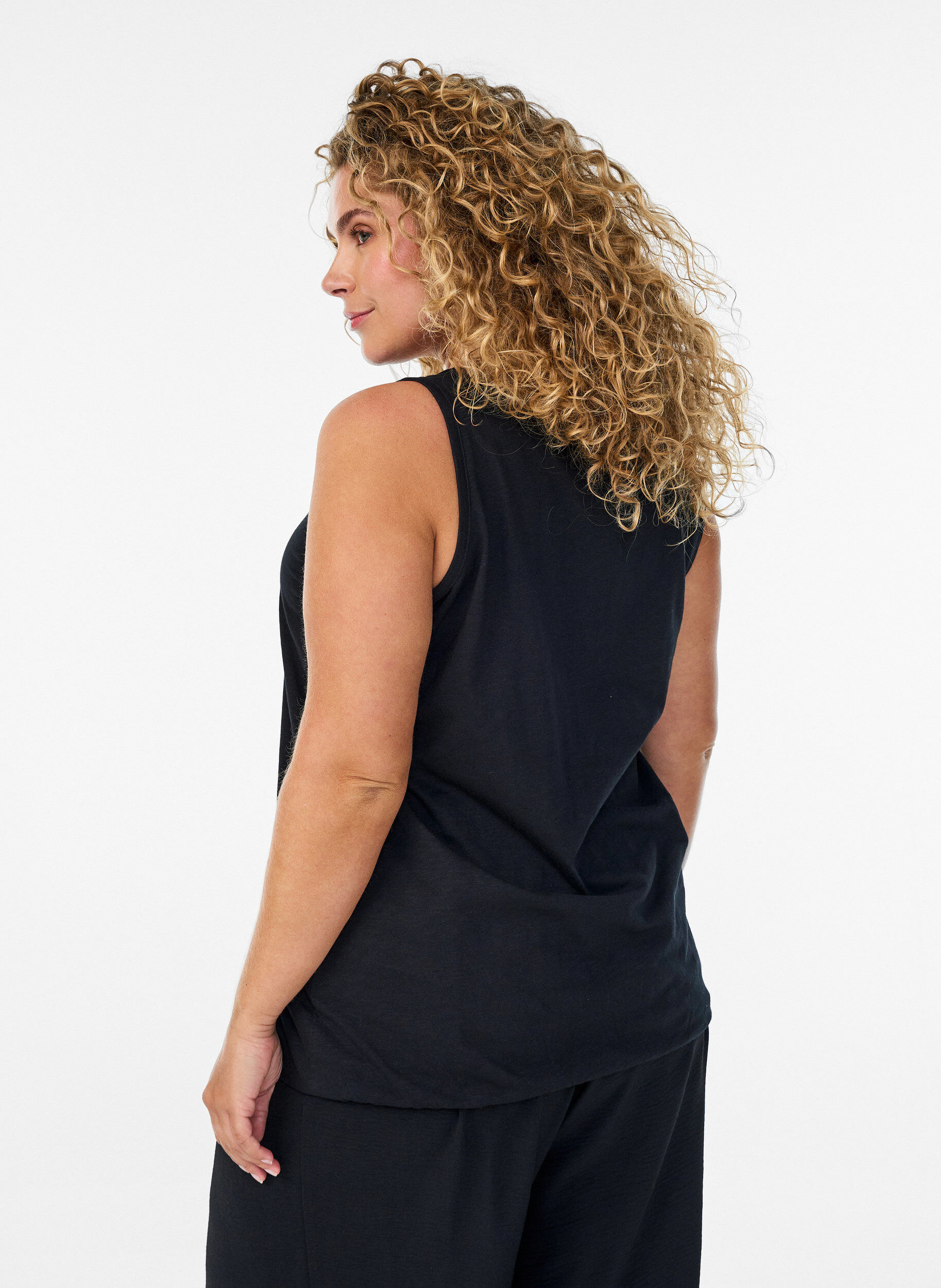 Zizzifashion Tank top in organic cotton with V-neck and buttons, Black, Model image number 2
