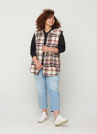 Checkered vest with large pockets, Pink check, Model image number 2