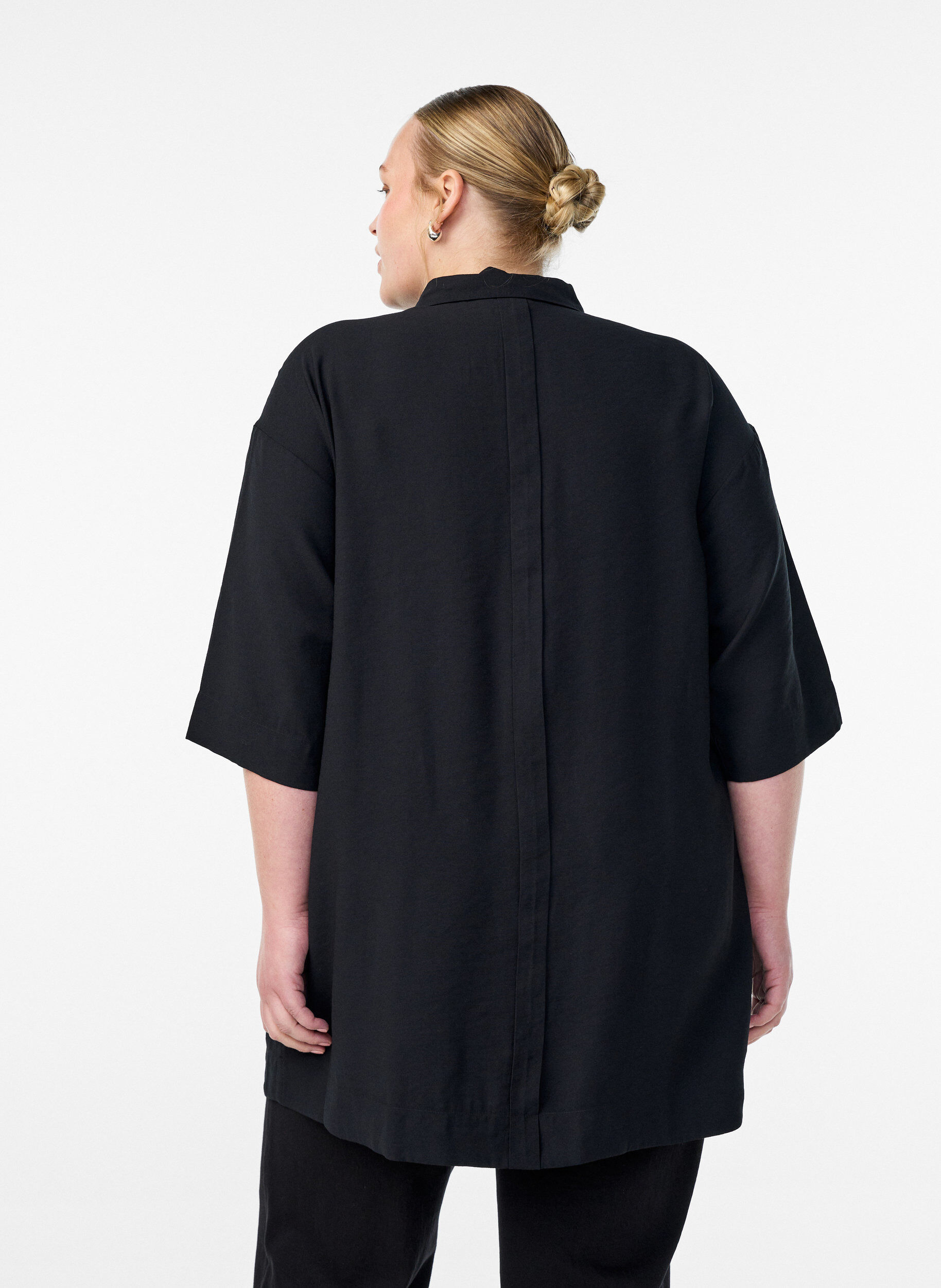 Zizzifashion Tunic in viscose with pockets and collar, Black, Model image number 2