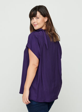 Short-sleeved blouse with a bow detail, Blackberry Cordial, Model image number 1