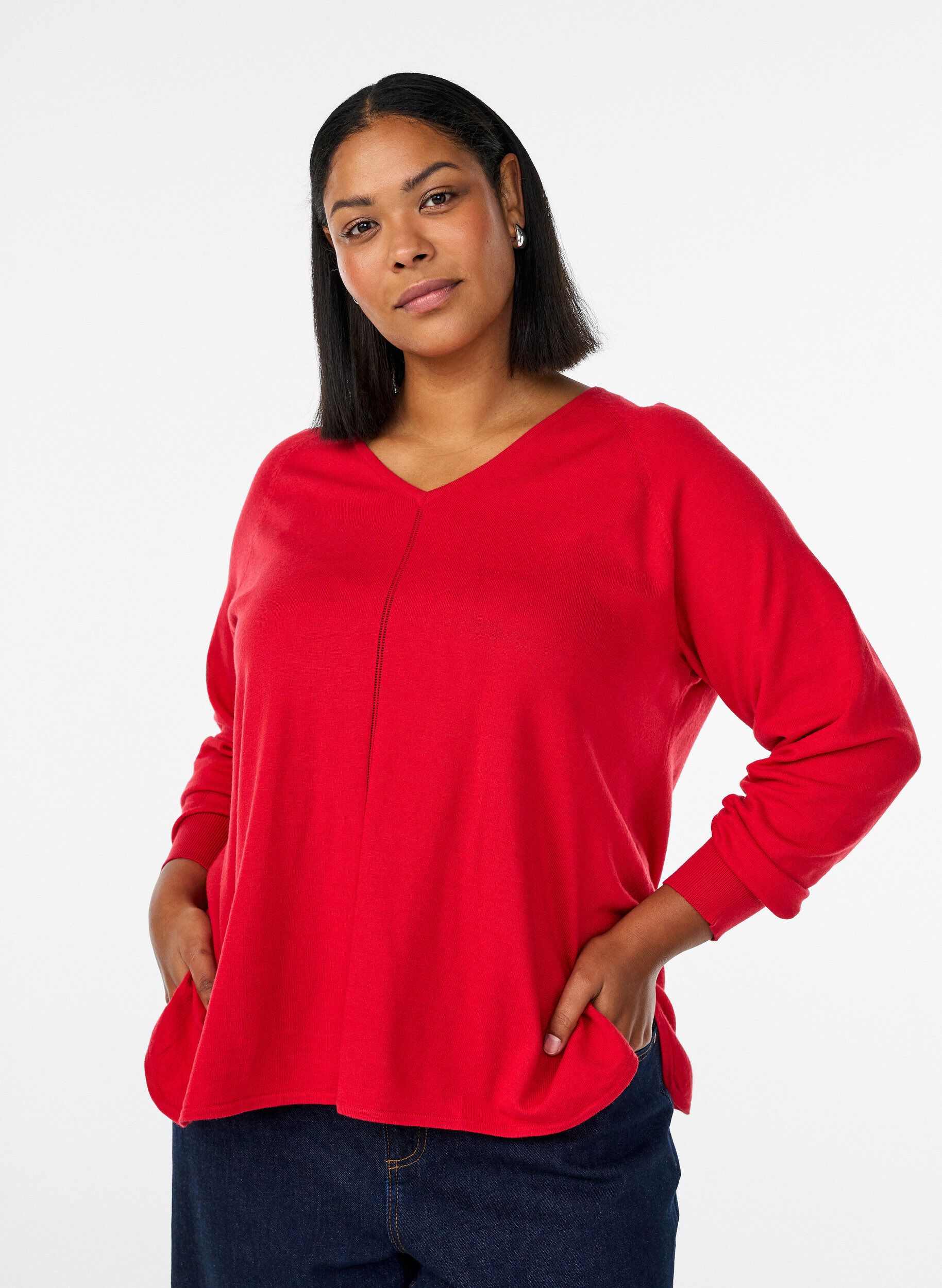 Fine-knit blouse with v-neck and front detail, Red, Model