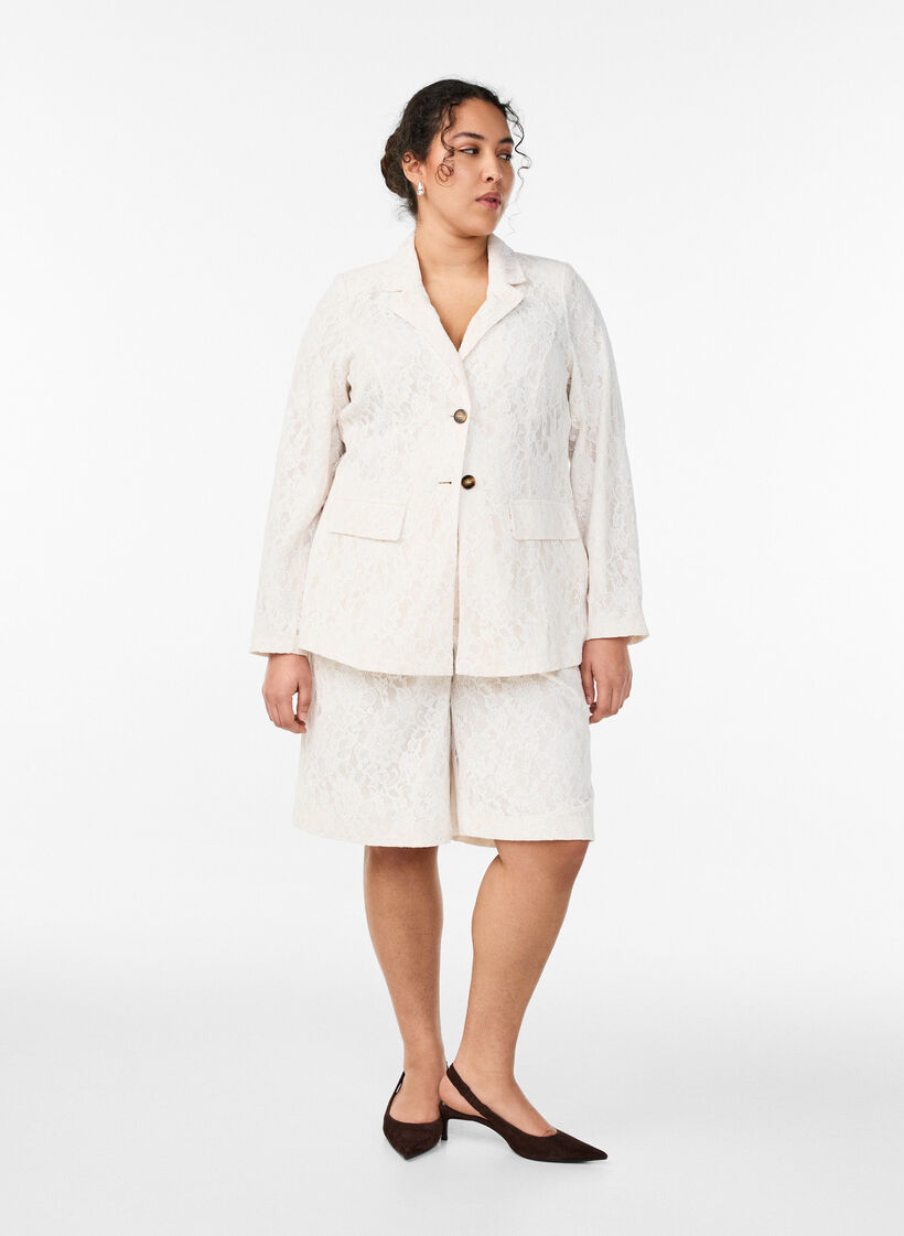 High-waisted lace Bermuda shorts, Vanilla, Model image number 0