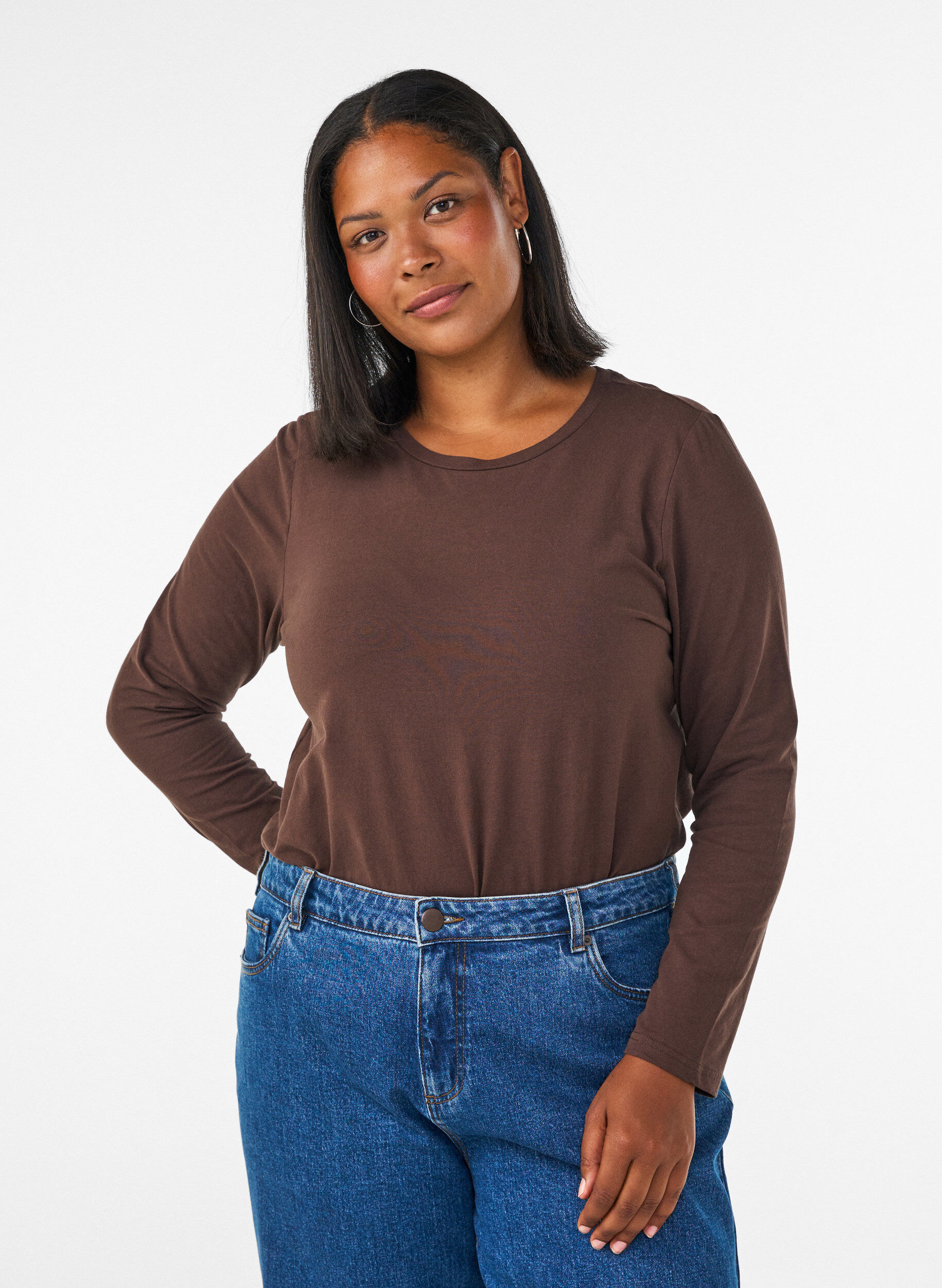 Basic jersey blouse with long sleeves, Brown, Model