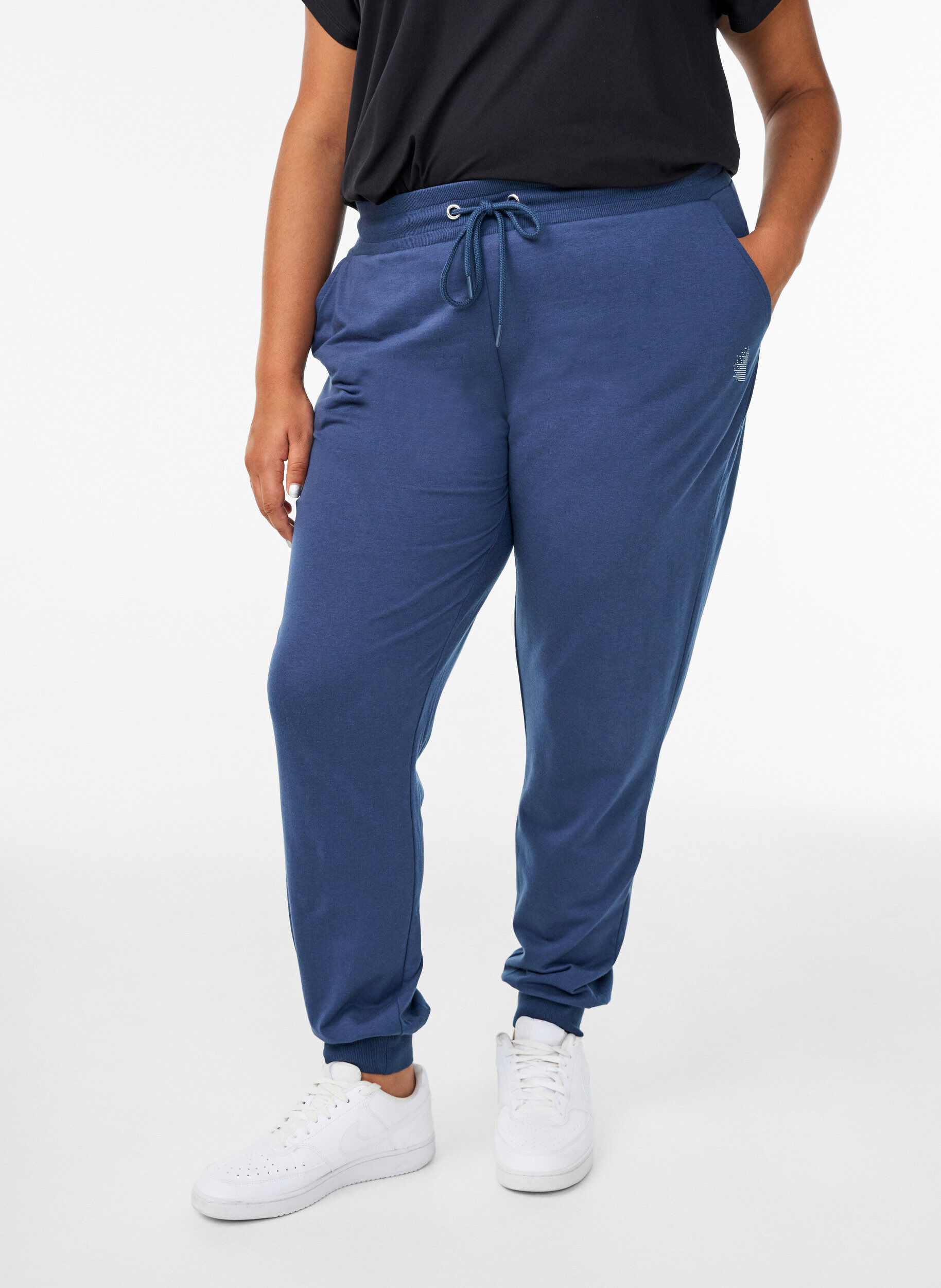 Zizzifashion Loose tracksuit trousers with pockets, Blue, Model image number 2