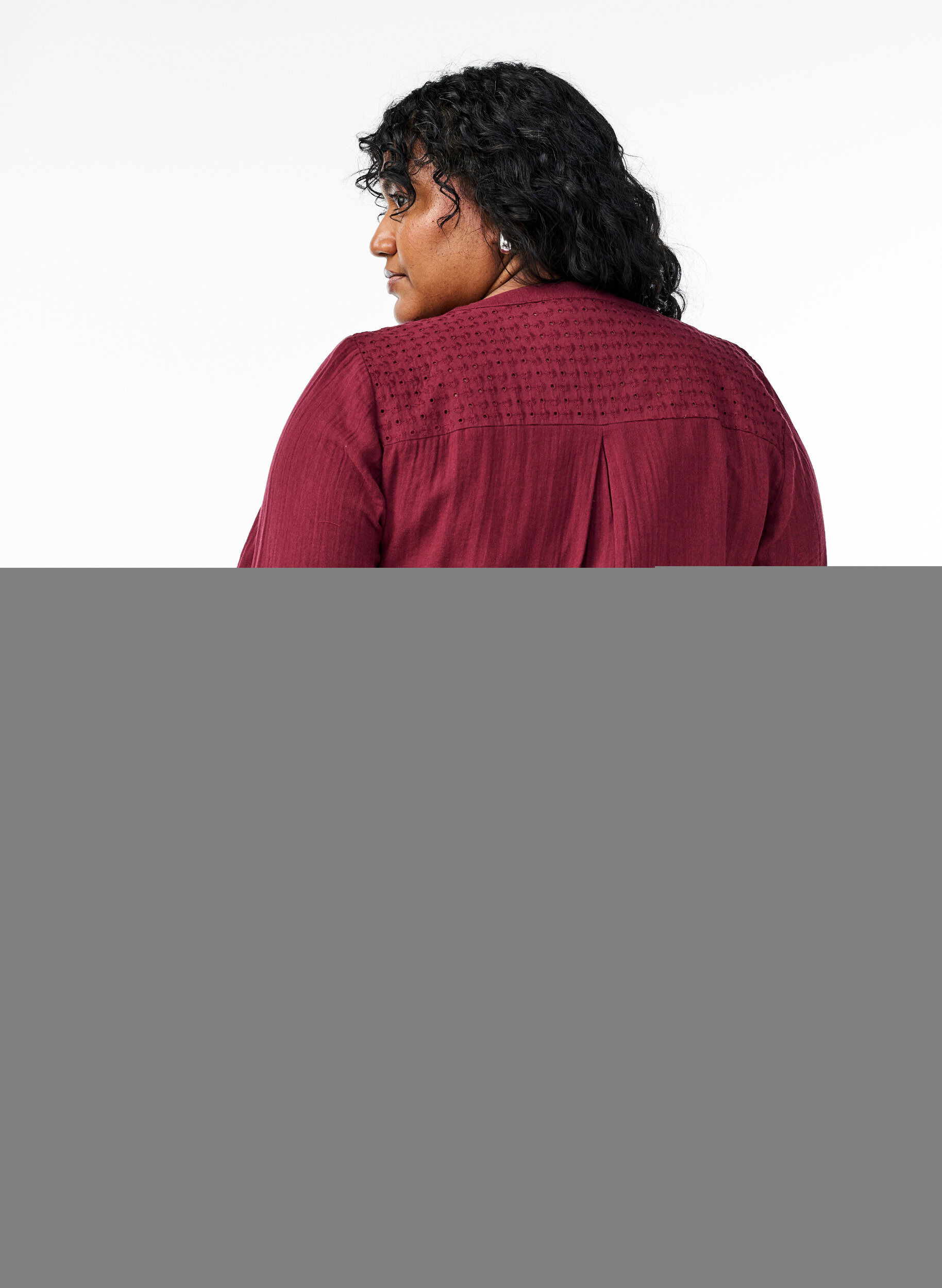 Zizzifashion Cotton muslin tunic with broderie anglaise, Dark Bordeaux, Model image number 2