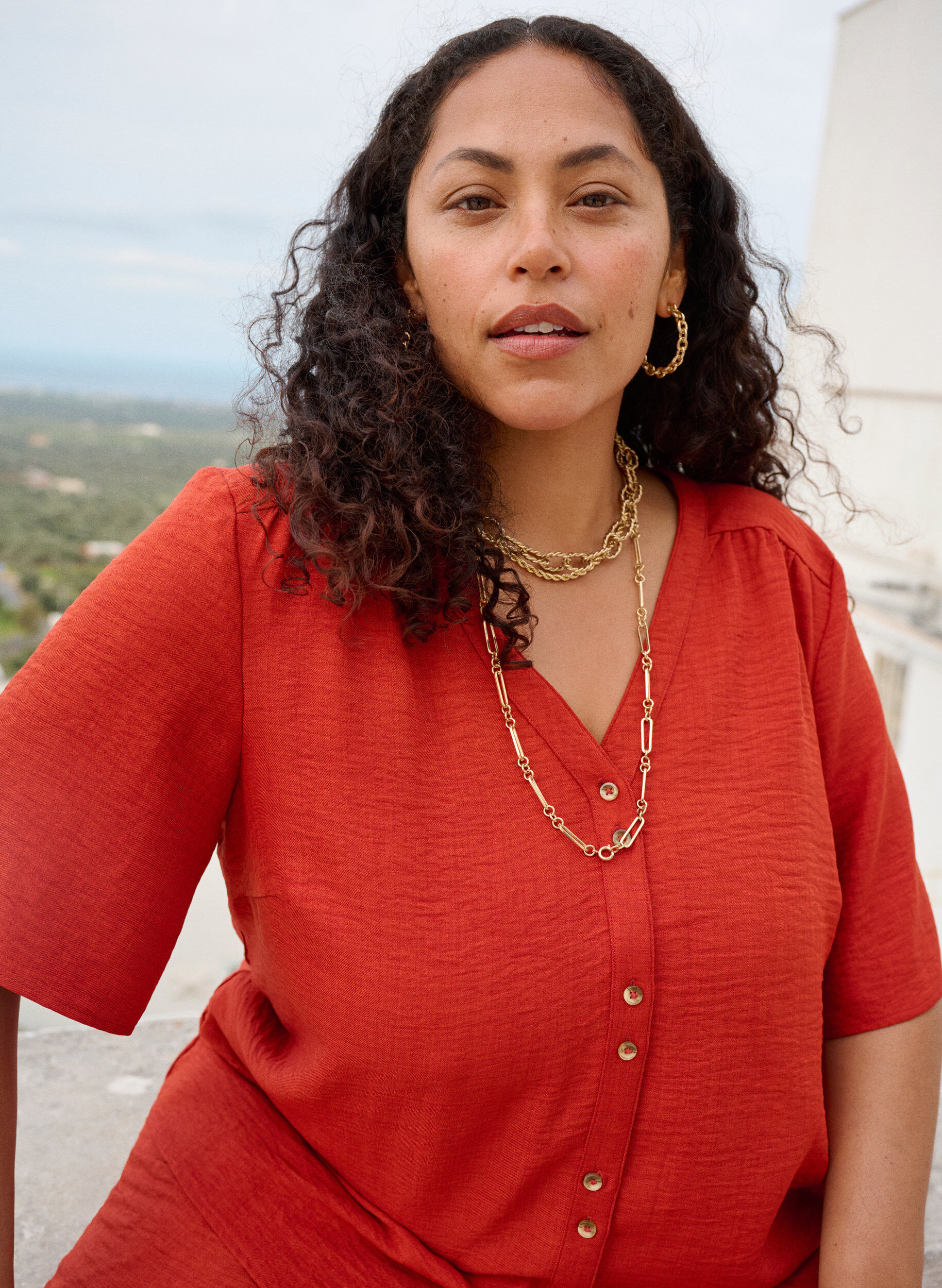 V-neck shirt blouse with short sleeves