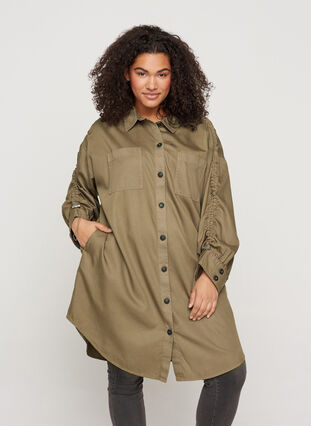 Long sturdy shirt with chest pockets, Kaki Green, Model image number 0