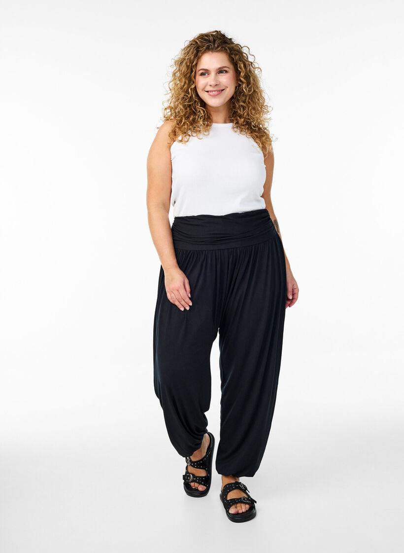 Loose-fitting harem trousers, Black, Model image number 0