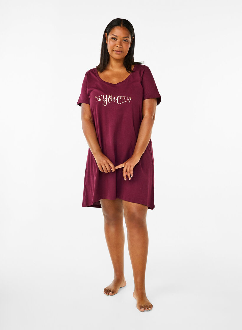 Short-sleeved nightgown in organic cotton, Dark Bordeaux, Model image number 1