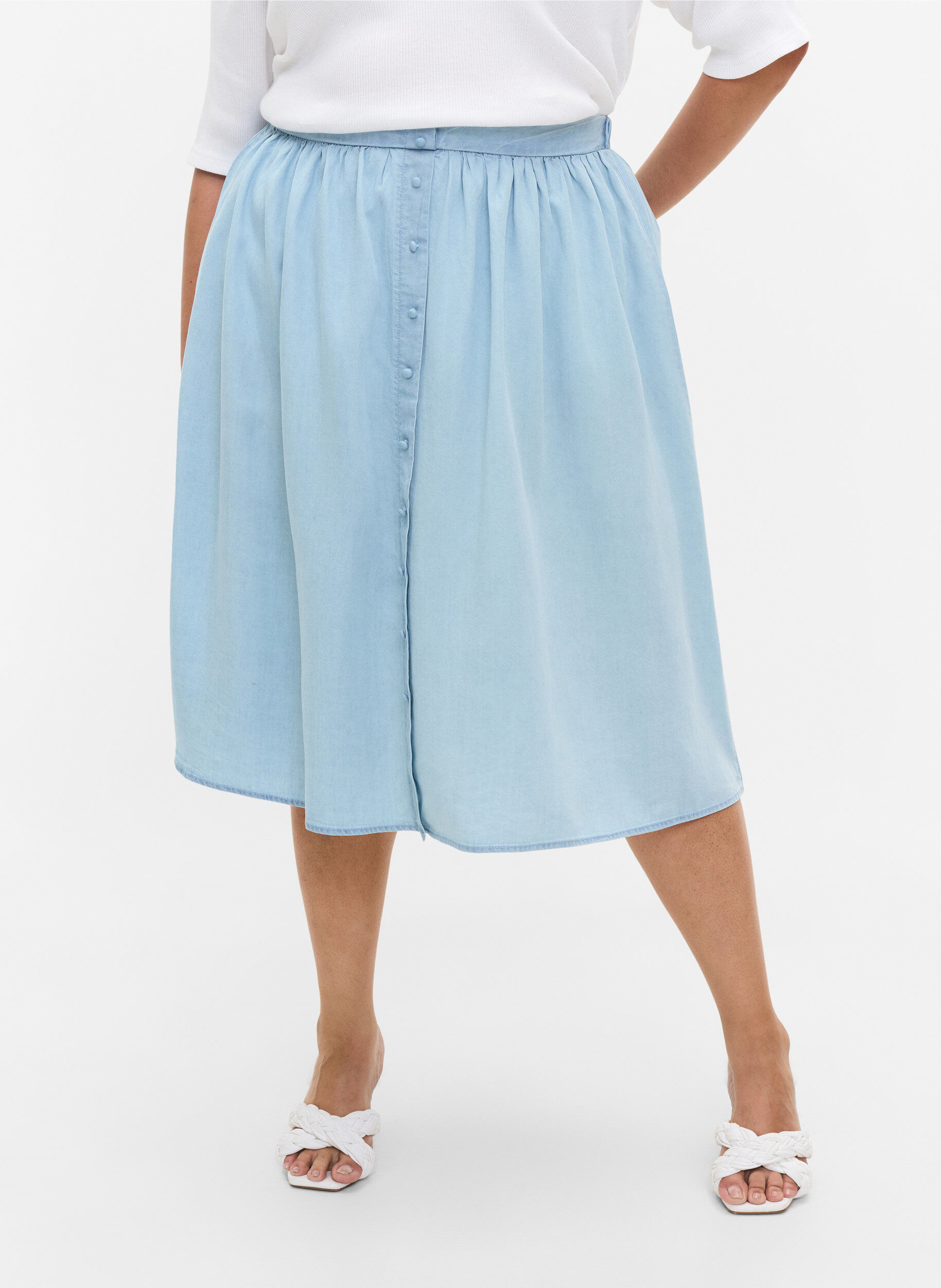 Zizzifashion 	 Loose skirt with buttons, Light Blue, Model image number 2