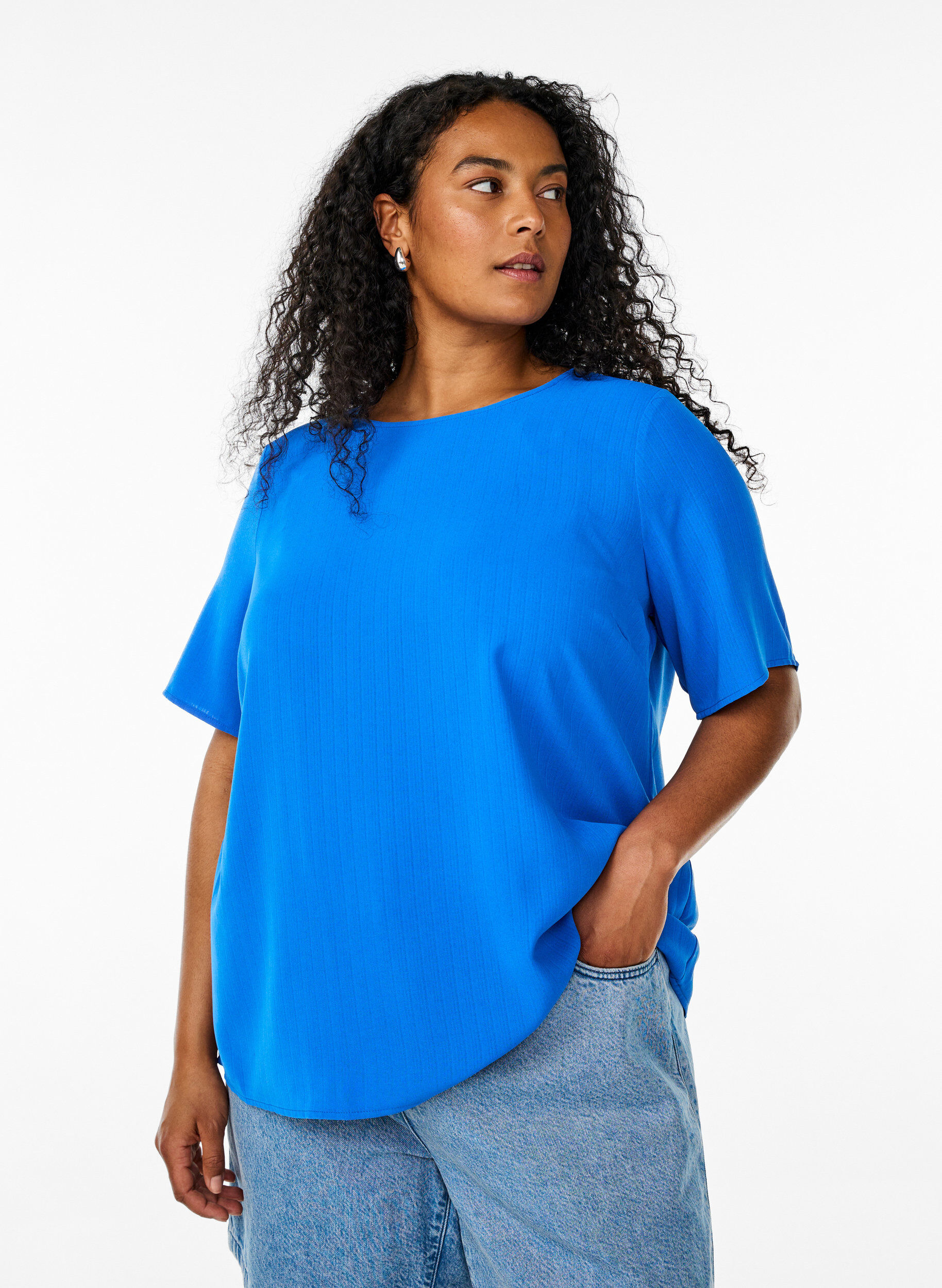 Short-sleeved blouse with round neck, Blue, Model