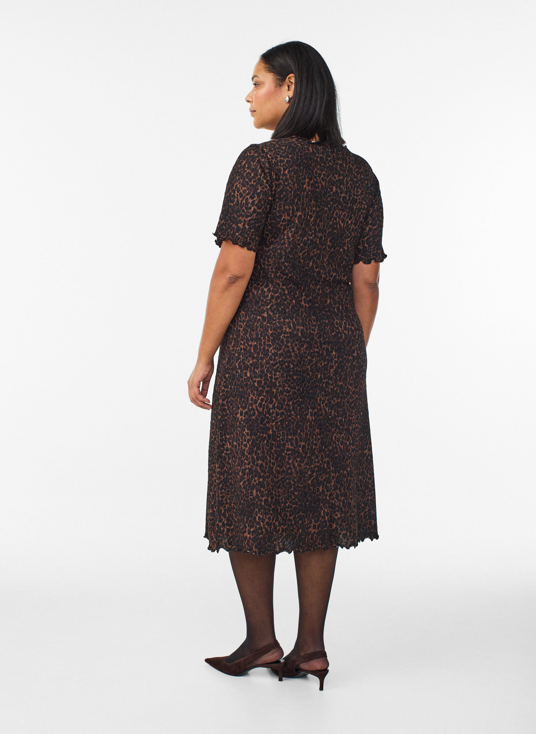 Zizzifashion Textured midi dress with short sleeves, Brown, Model image number 1