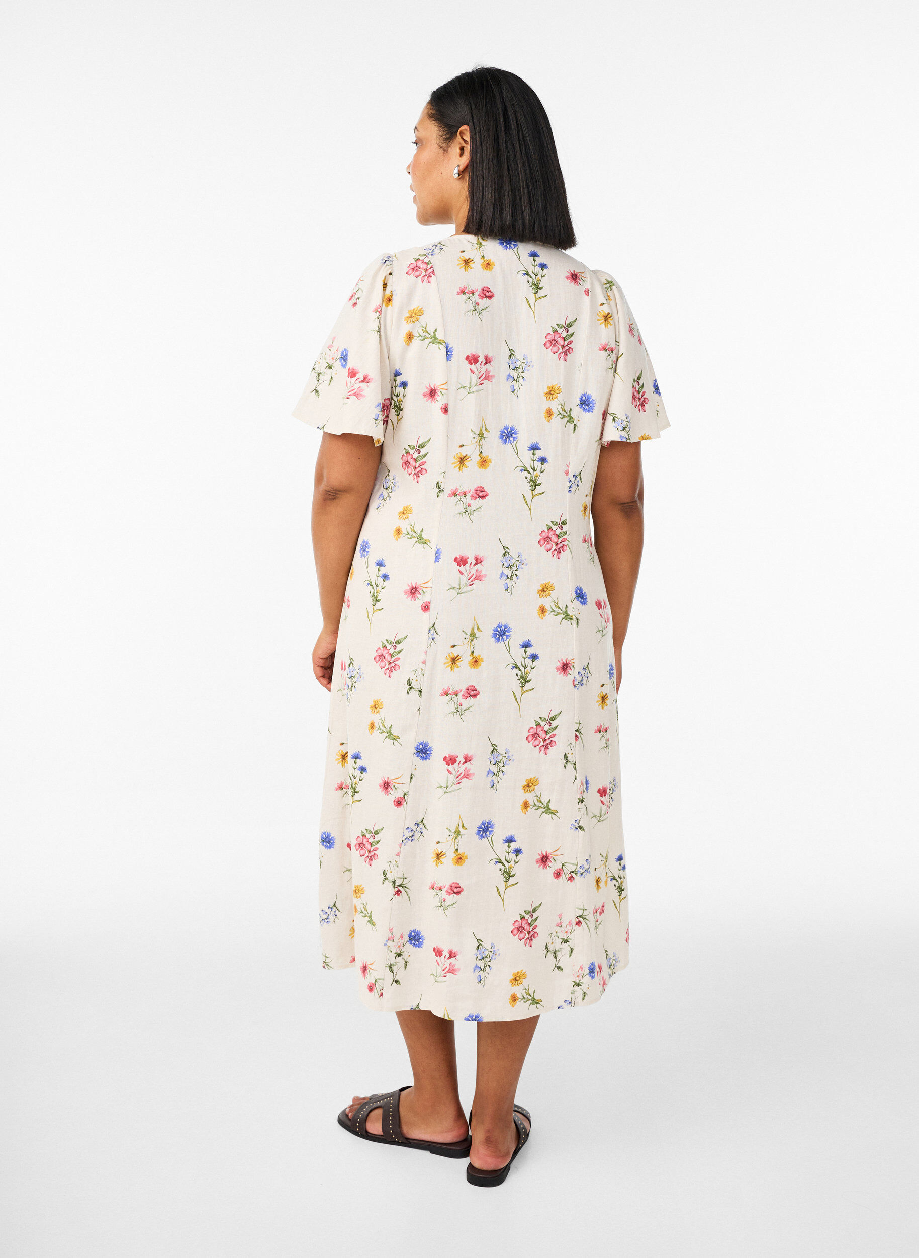 Zizzifashion Midi dress in linen and viscose with ruffle sleeves, Beige, Model image number 1
