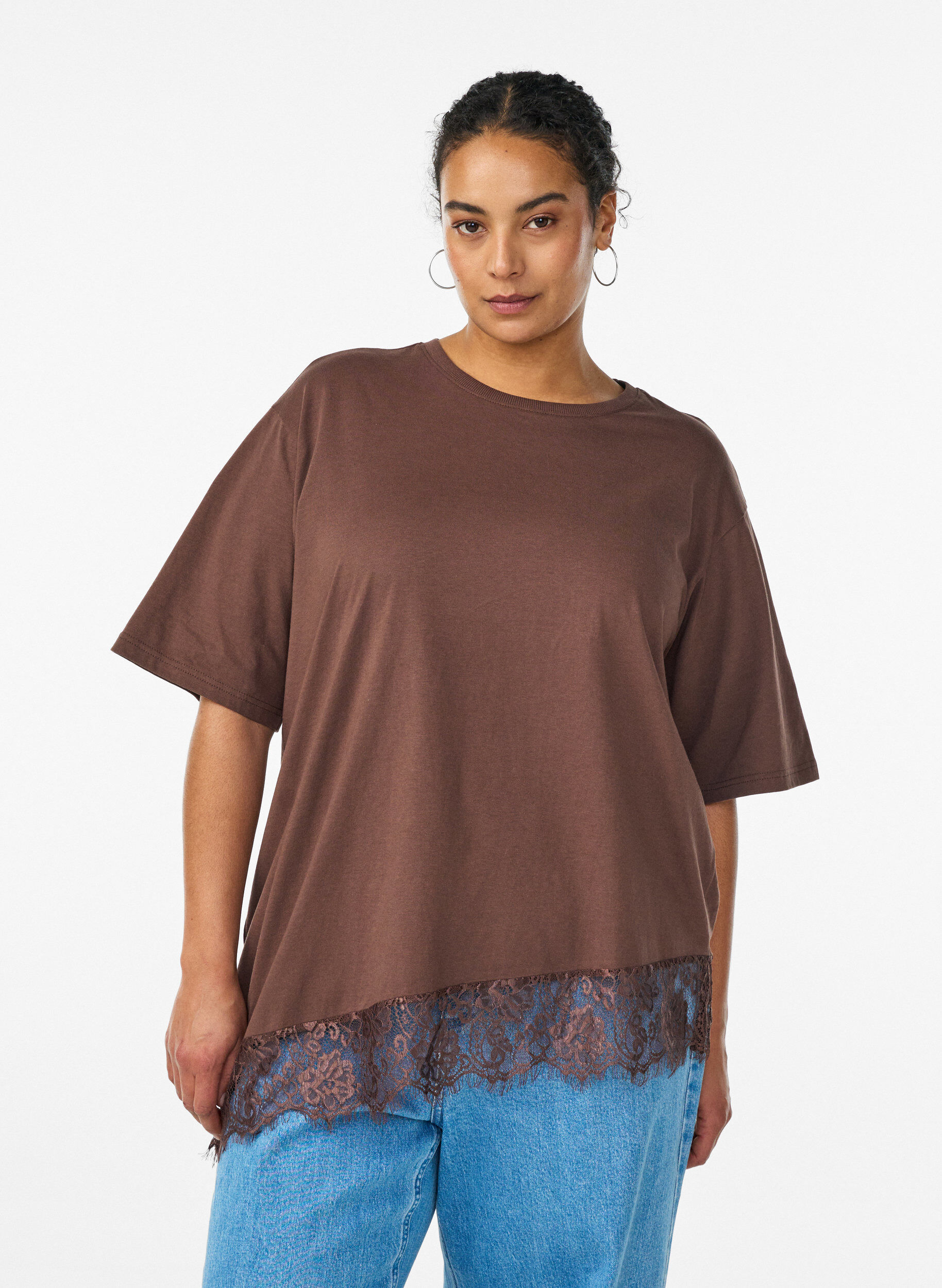 Zizzifashion T-shirt with asymmetric lace hem, Brown, Model image number 0