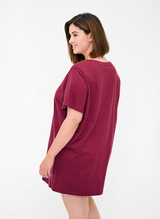 Oversize sleep T-shirt in organic cotton, Tawny Port, Model image number 1
