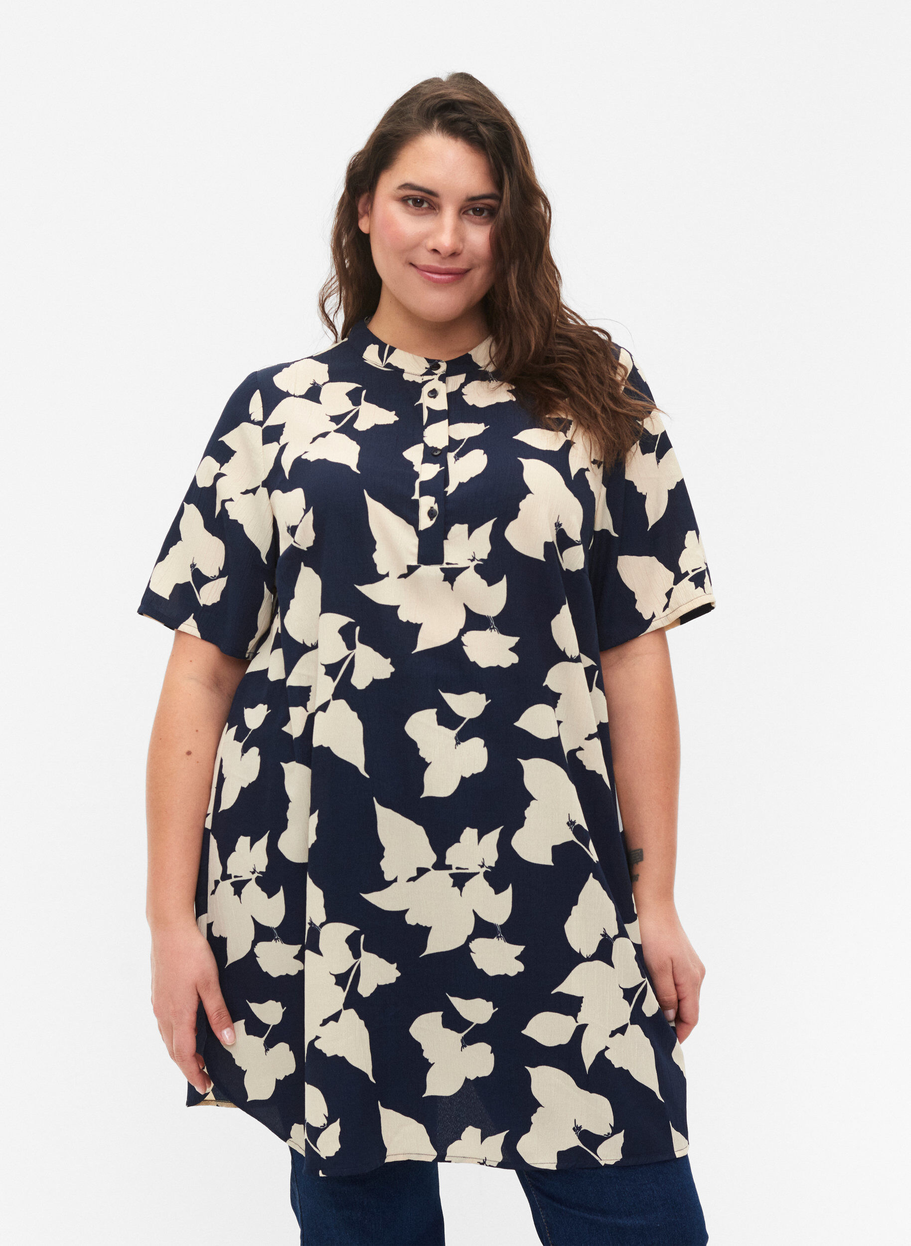 Zizzifashion FLASH - Floral tunic with short sleeves, Blue White Flower, Model image number 0