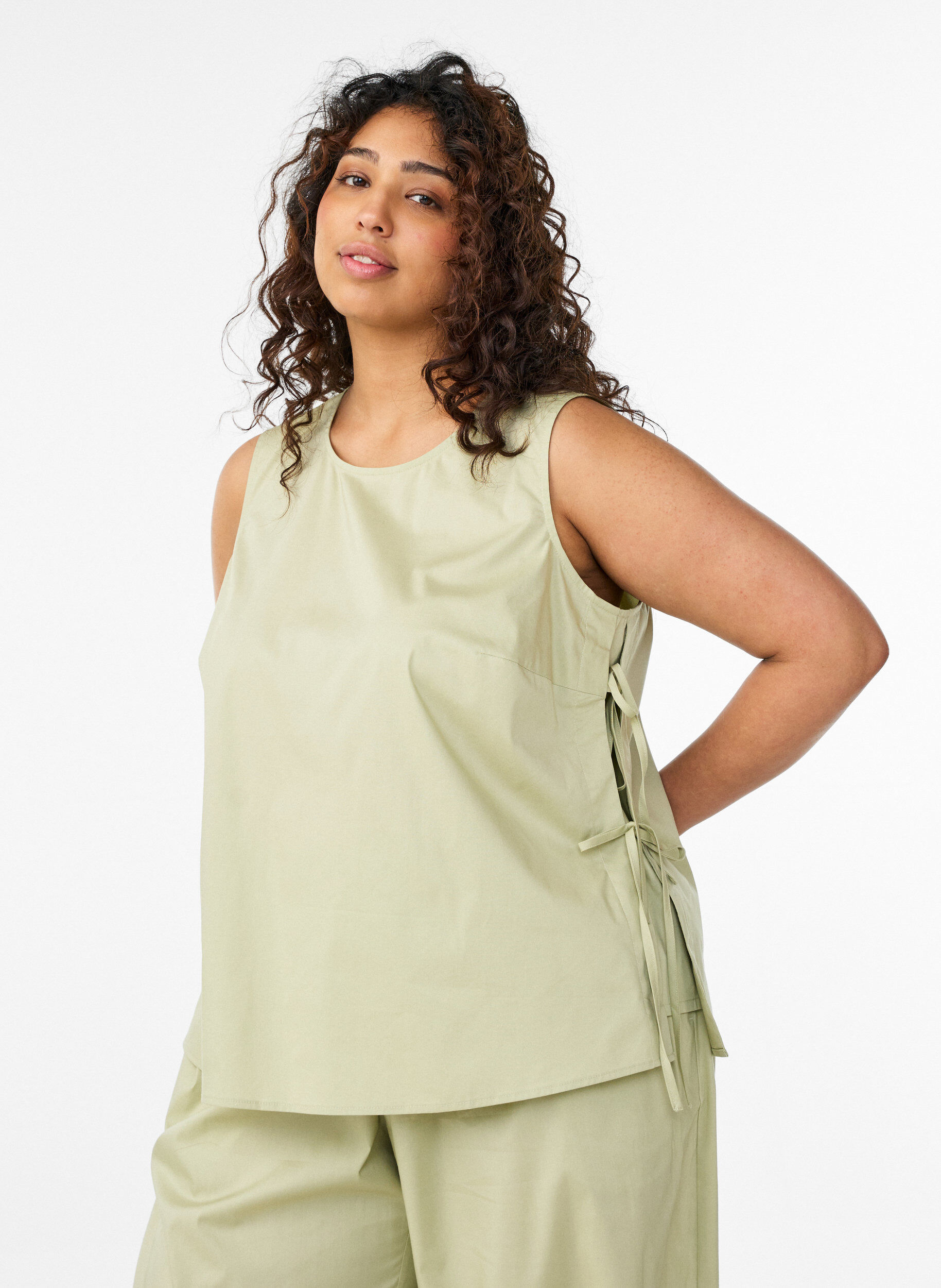 Sleeveless top with tie detail at the sides, Green, Model