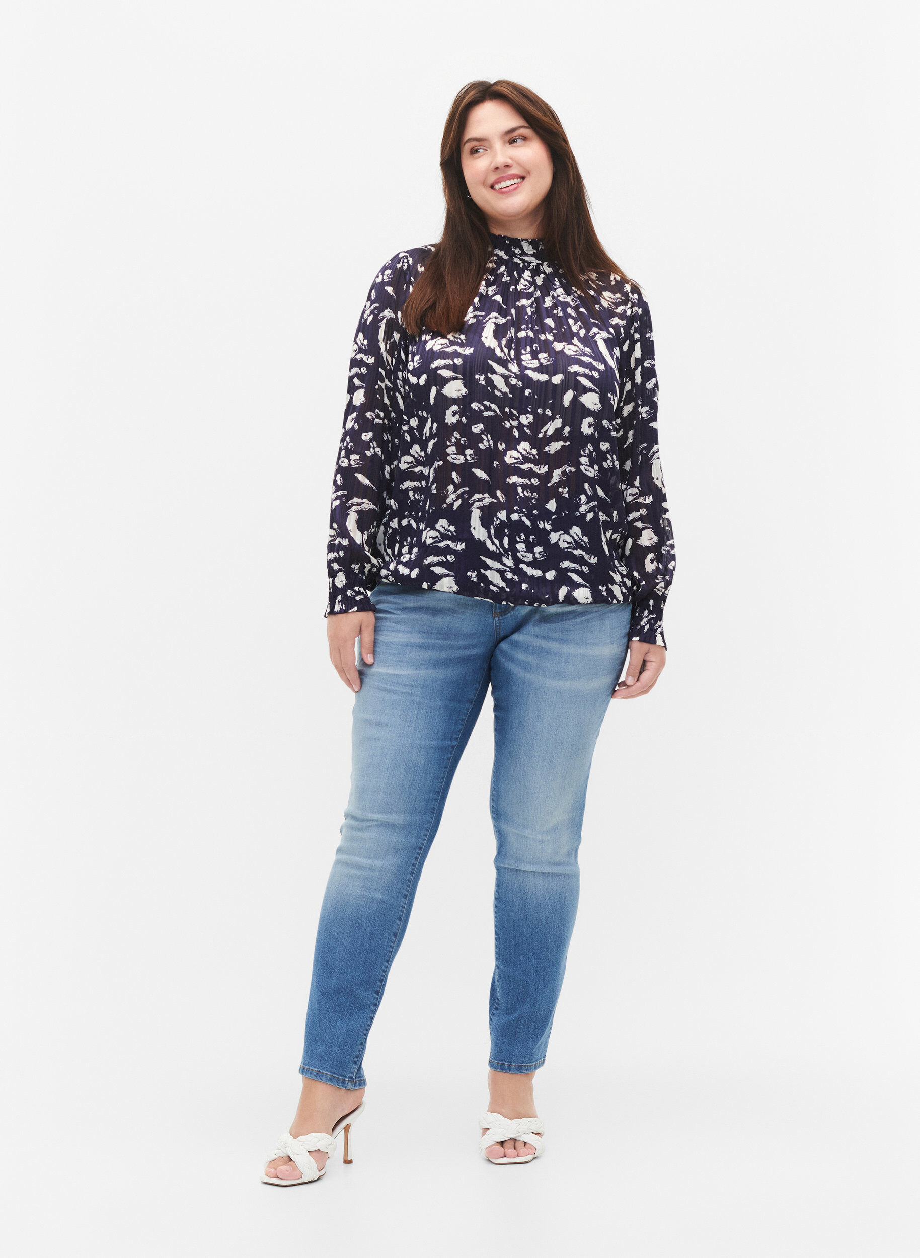 Zizzifashion Printed blouse with smock, Blue Leaf AOP, Model image number 2