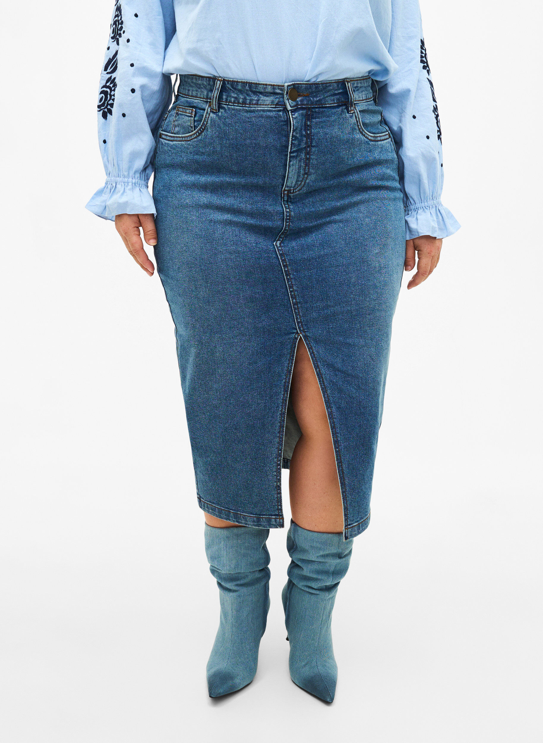 Zizzifashion Denim skirt with front slit, Blue denim, Model image number 2