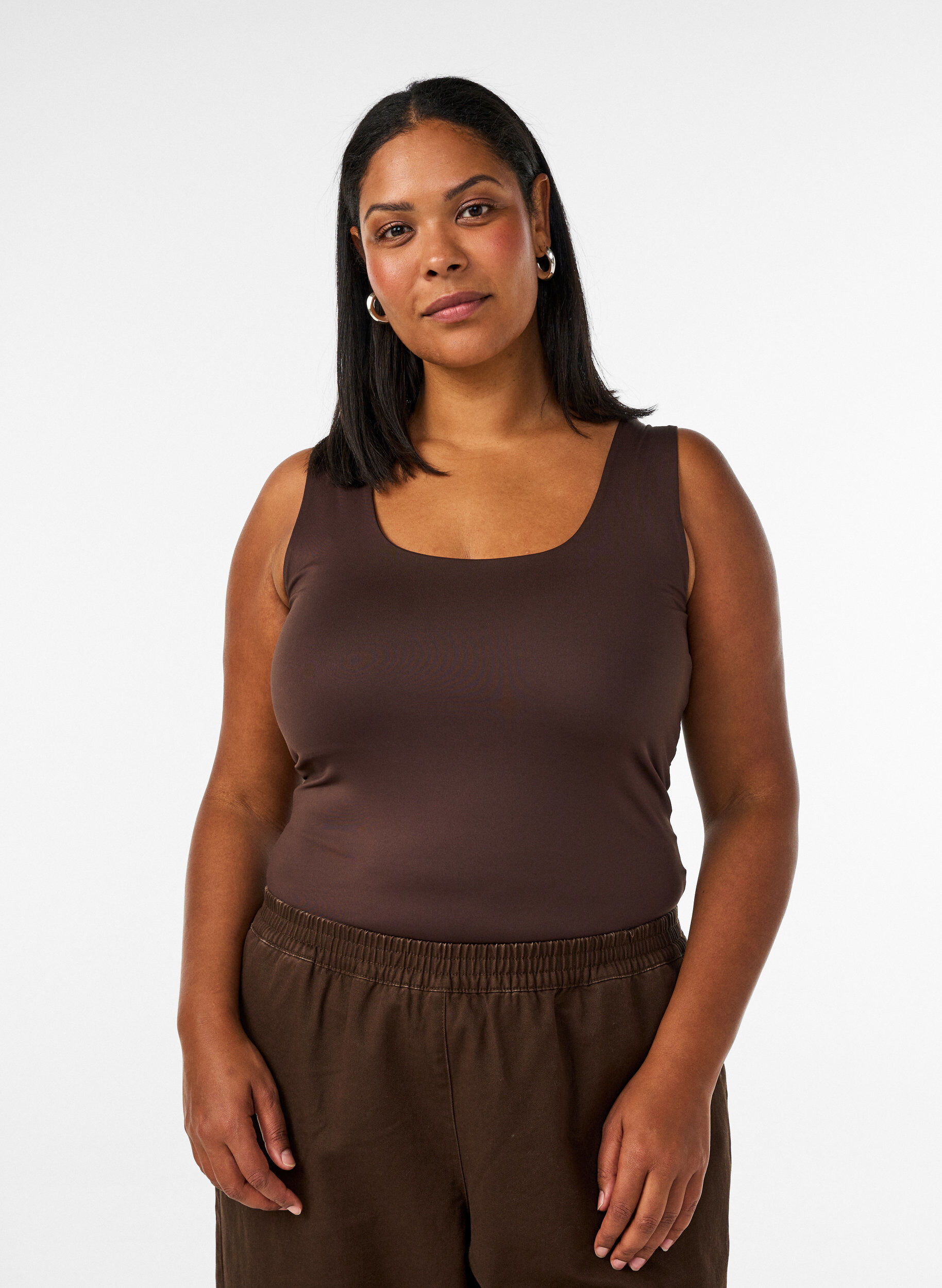 Fitted basic top with reversible function, Brown, Model
