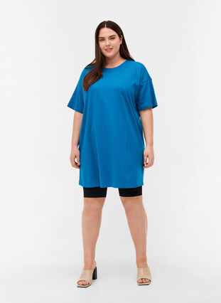 Long, short-sleeved T-shirt in cotton, Fjord Blue, Model image number 2