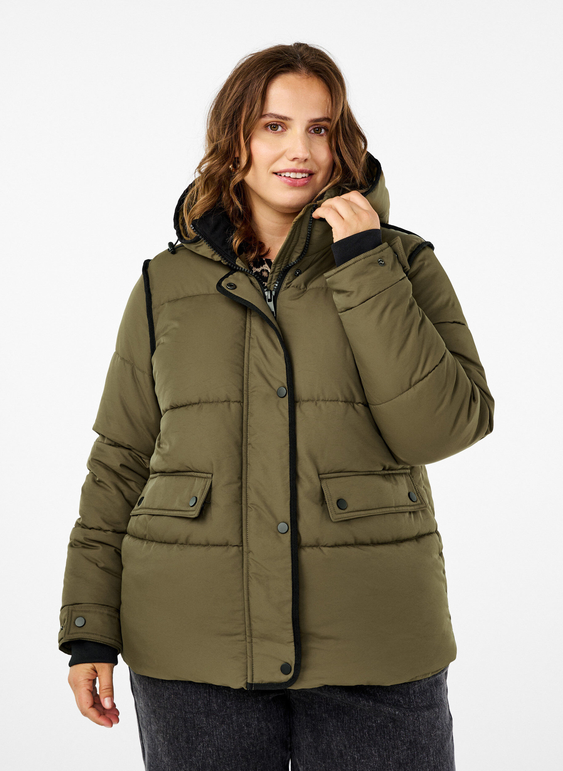 Short puffer jacket with contrast details, Green, Model