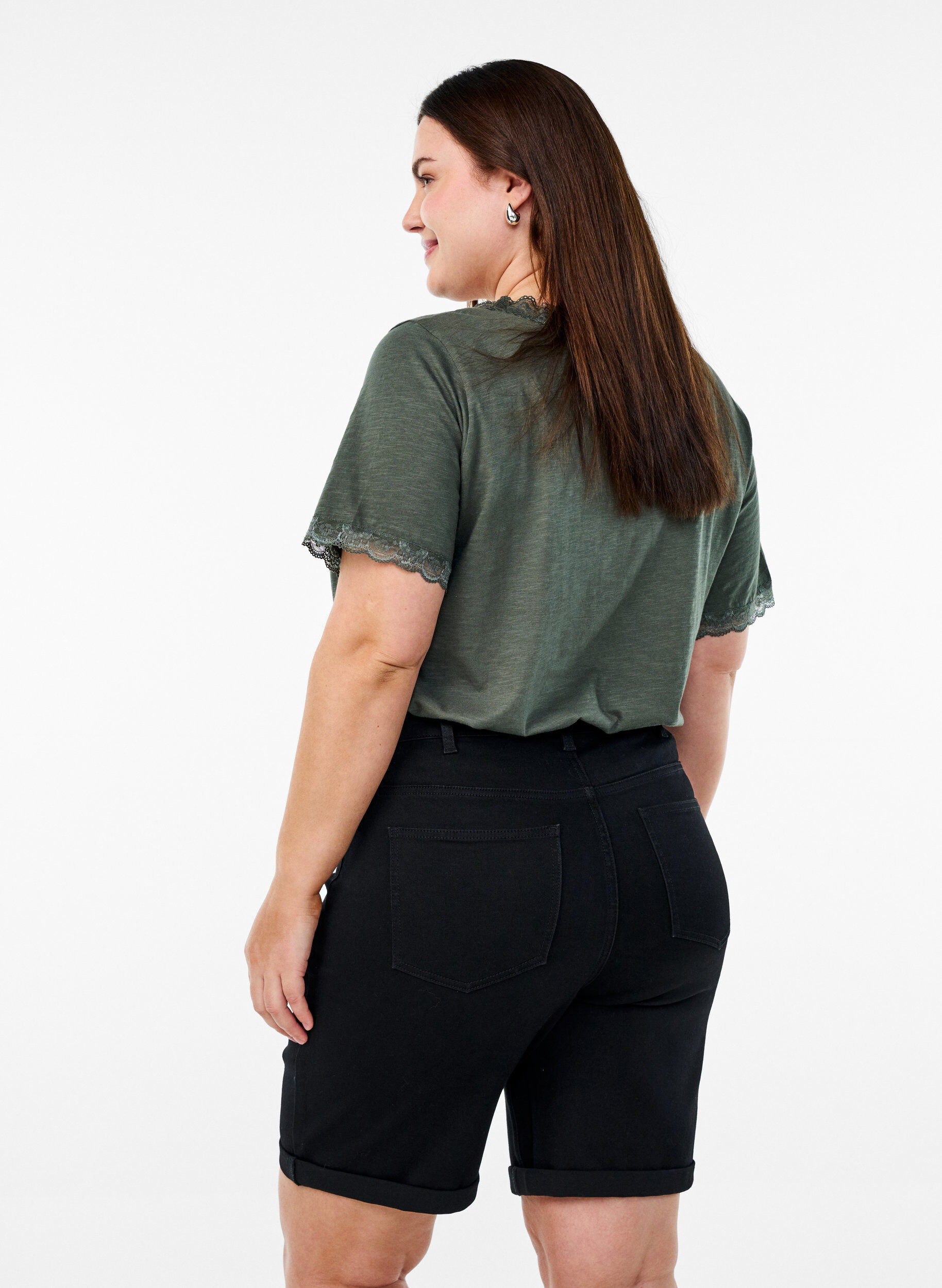 Zizzifashion Fitted denim shorts with a high waist, Black, Model image number 2