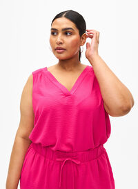 Sleeveless top with wrinkle details, Pink Peacock, Model