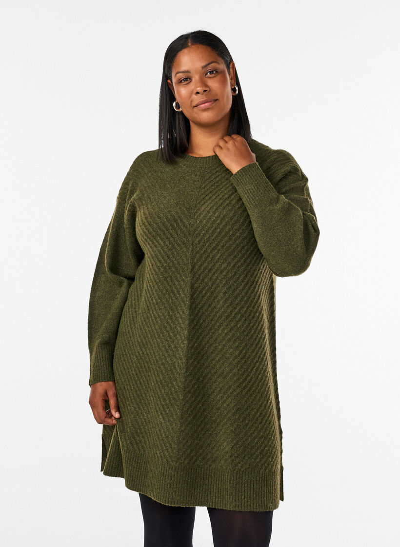 Short knitted dress with a V-shaped textured pattern, Green, Model image number 0