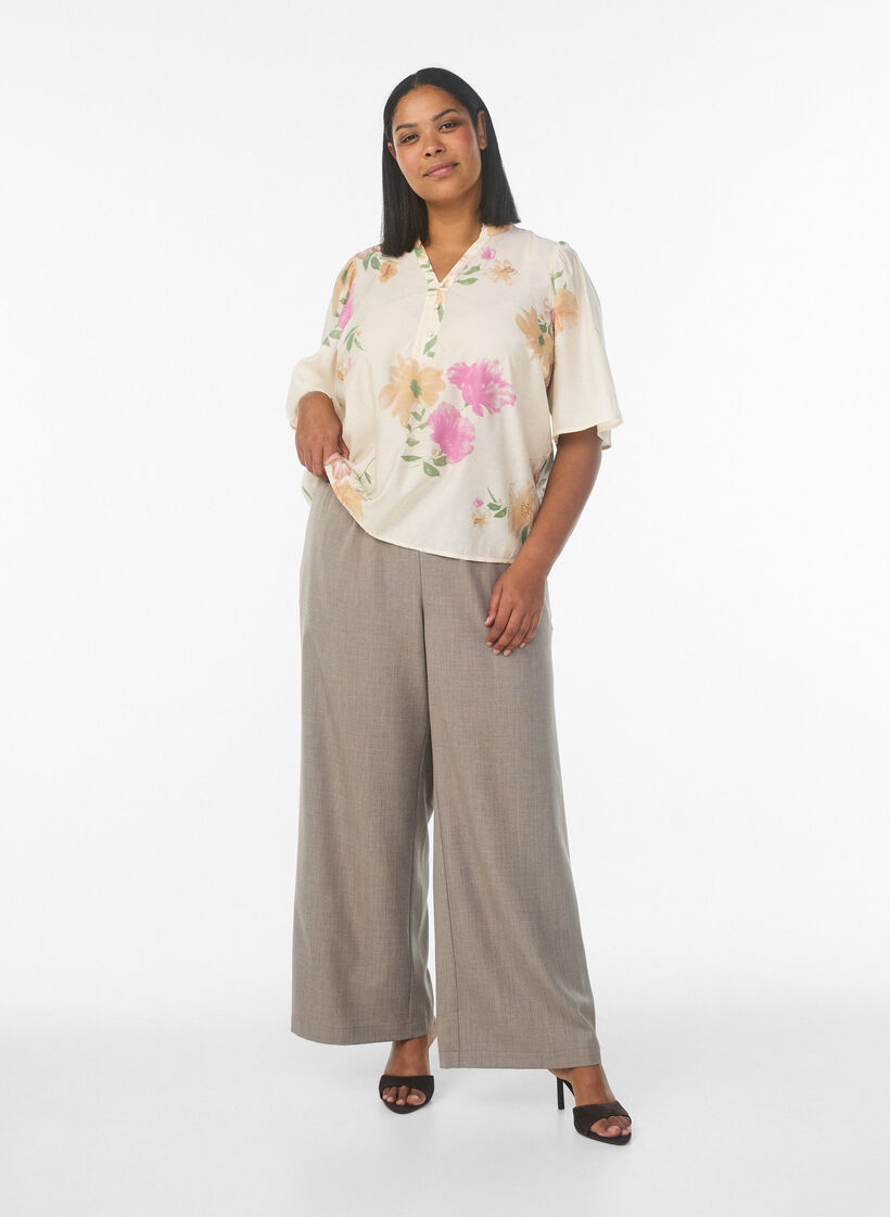 Floral blouse with a ruffle collar and 1/2 sleeves, Beige, Model image number 1