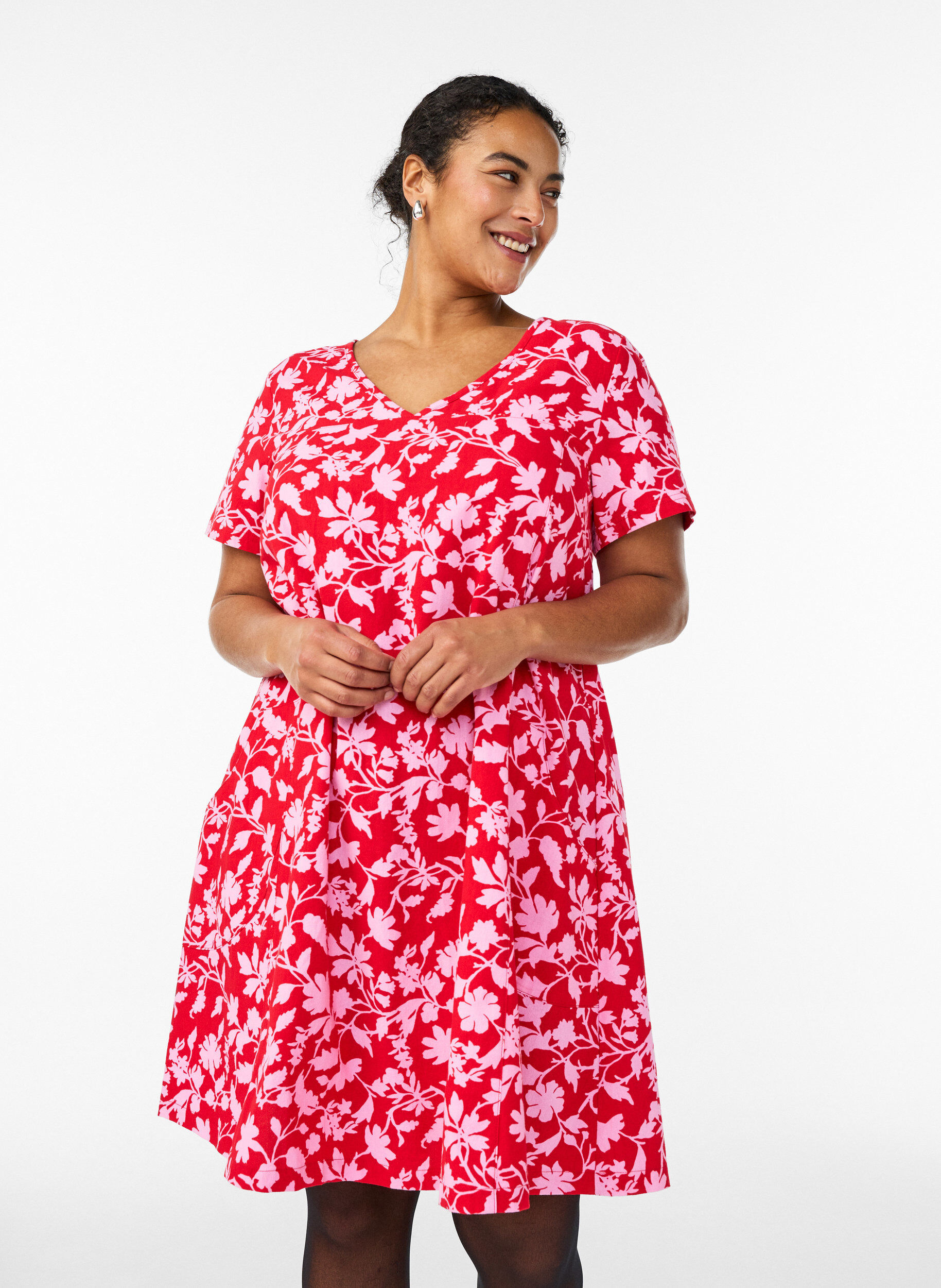 Short a-line dress with floral print, Red, Model