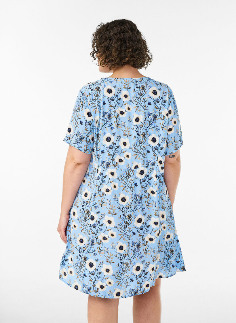 Short dress with floral print, Blue, Model image number 2