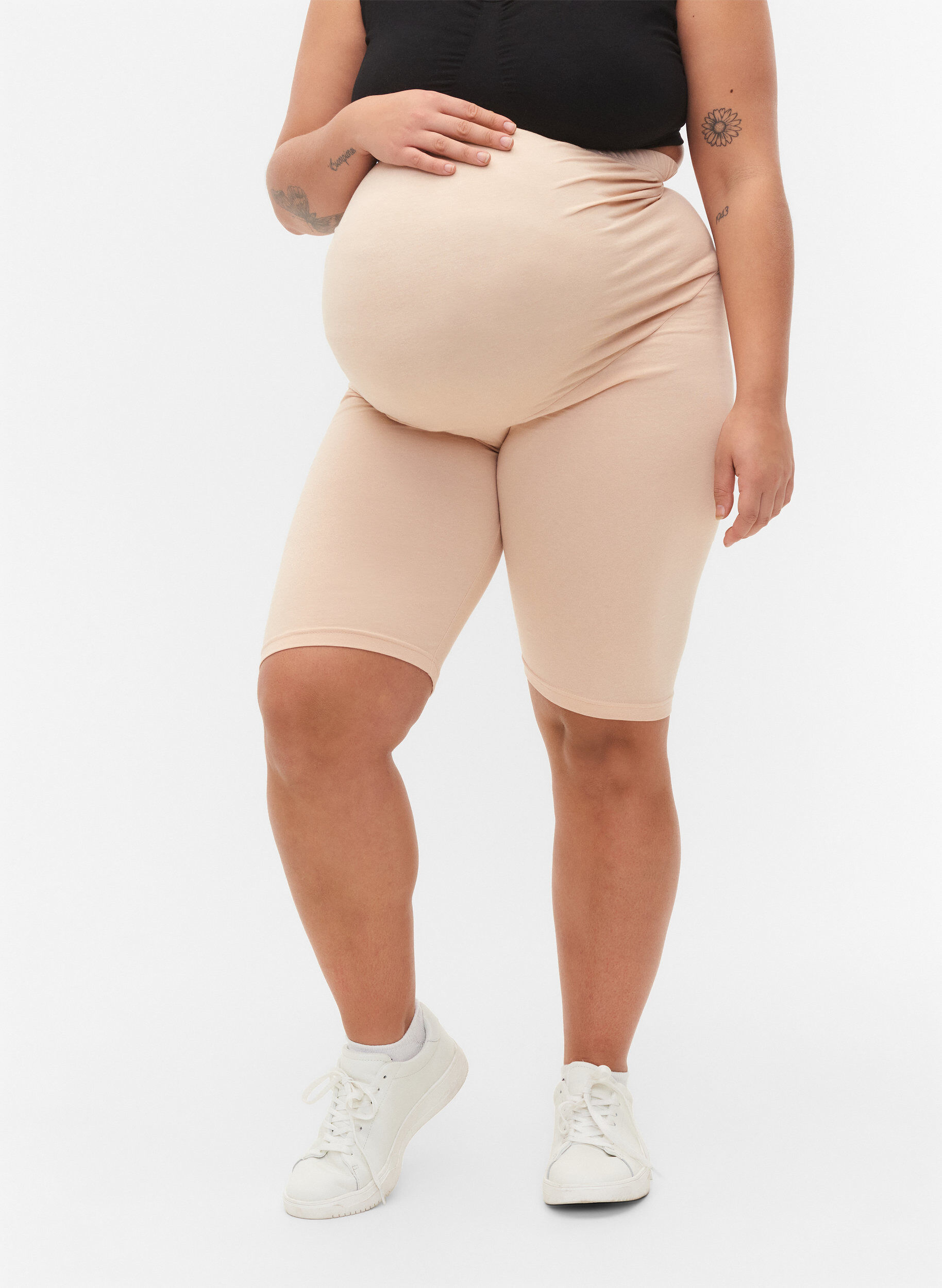Zizzifashion Cotton tight-fitting maternity shorts, Beige, Model image number 3