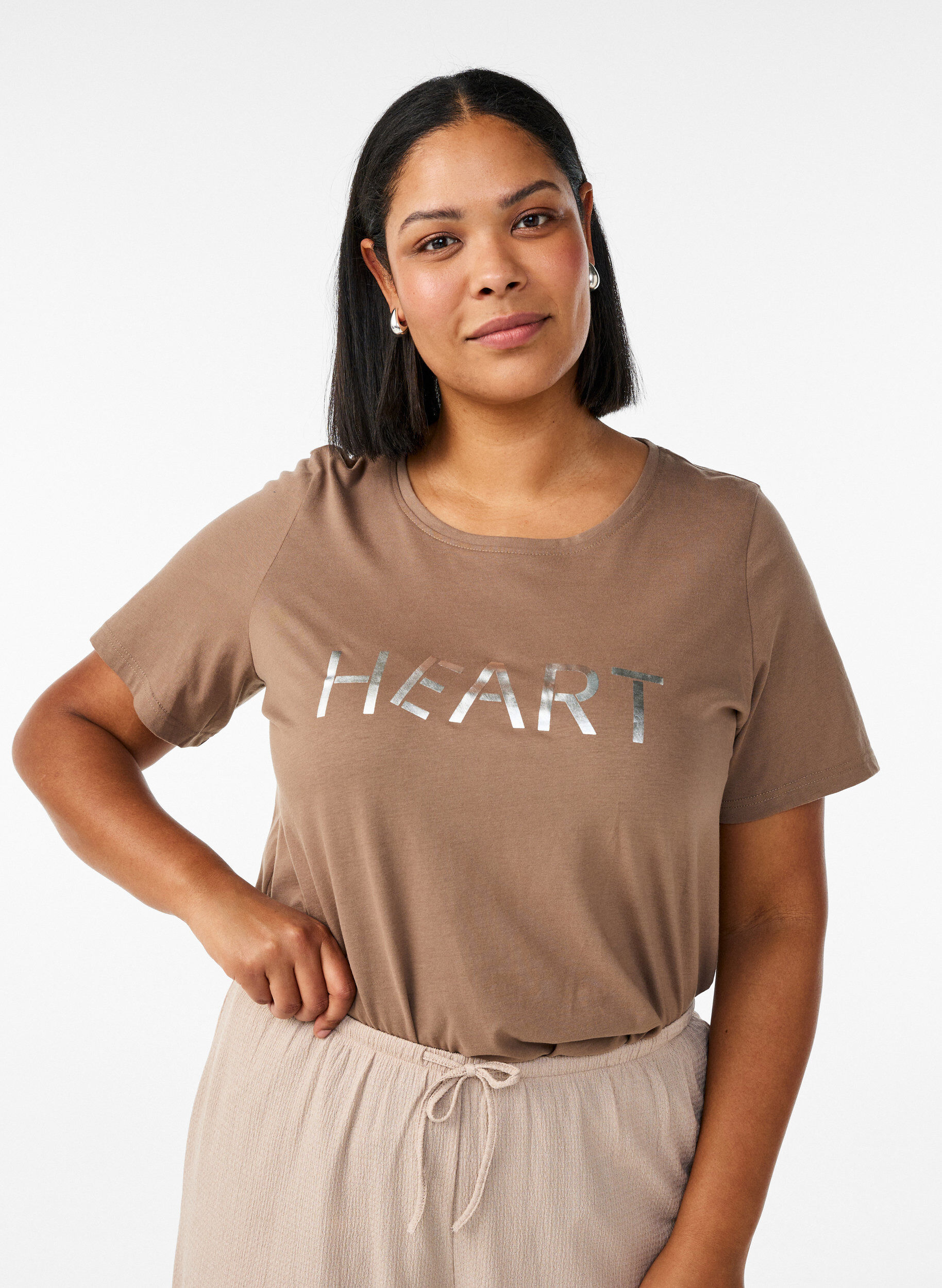 T-shirt with motif, Brown, Model