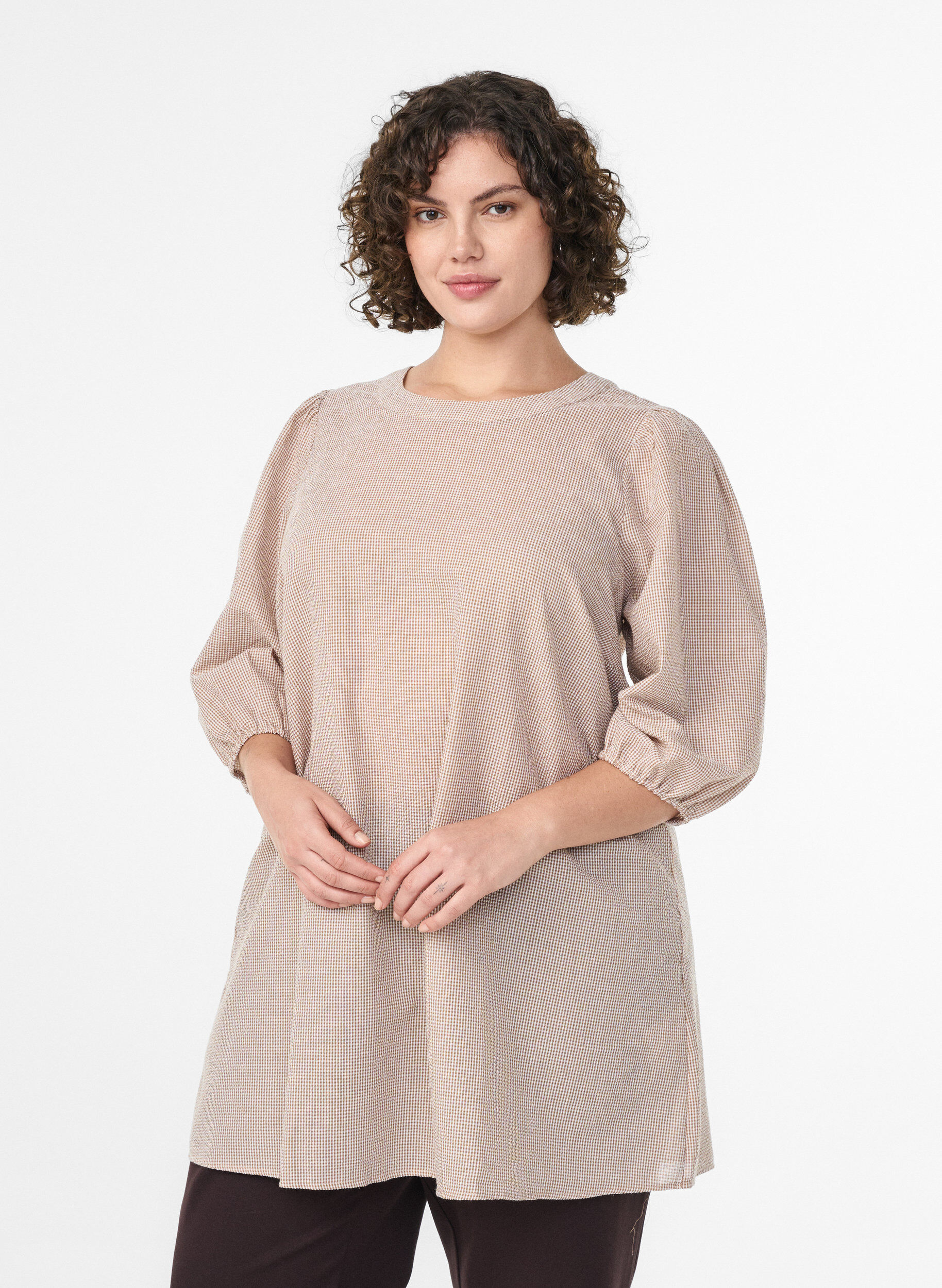Tunic with A-line shape and short balloon sleeves, Beige, Model