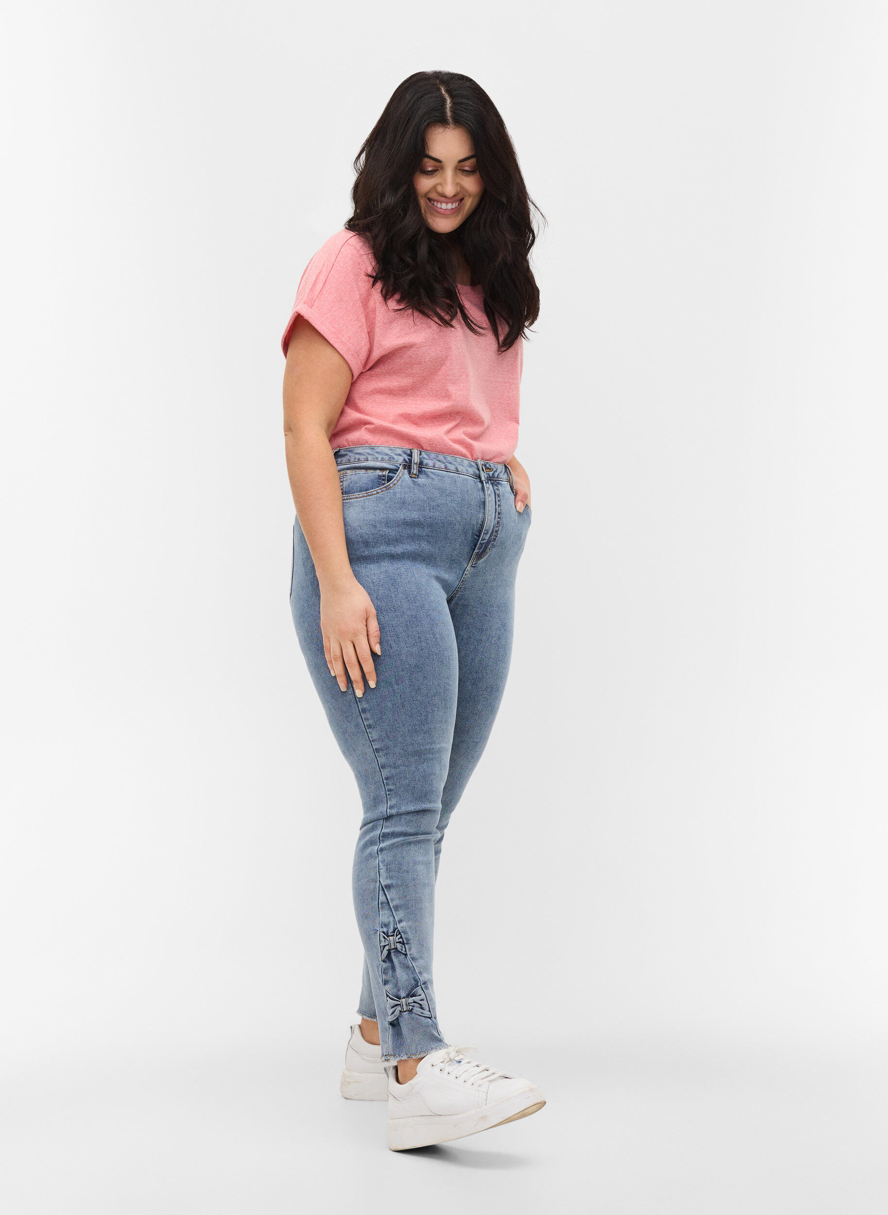 Zizzifashion Cropped Amy jeans with bows, Light blue, Model image number 0