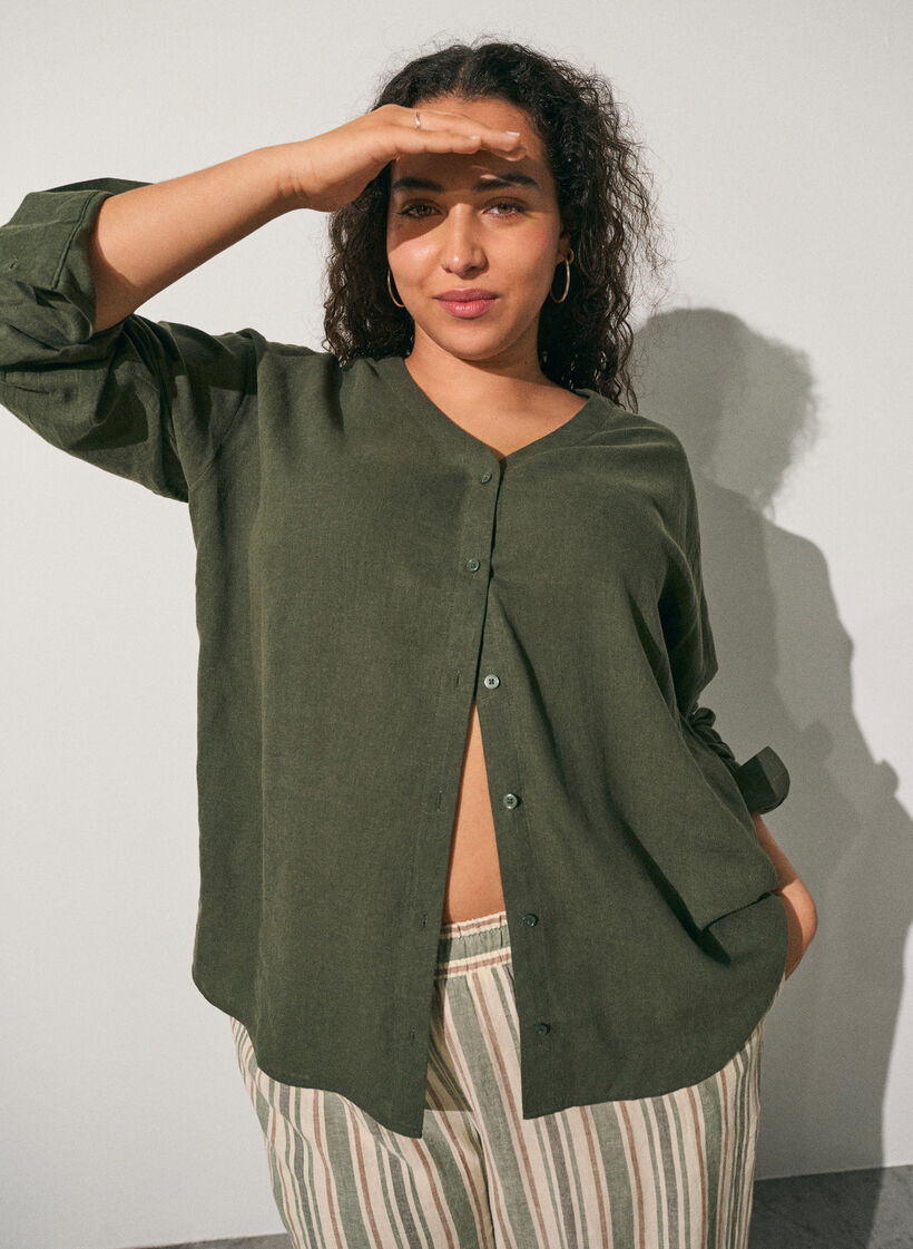 Blouse in linen and viscose with V-neck, Green, Image image number 0