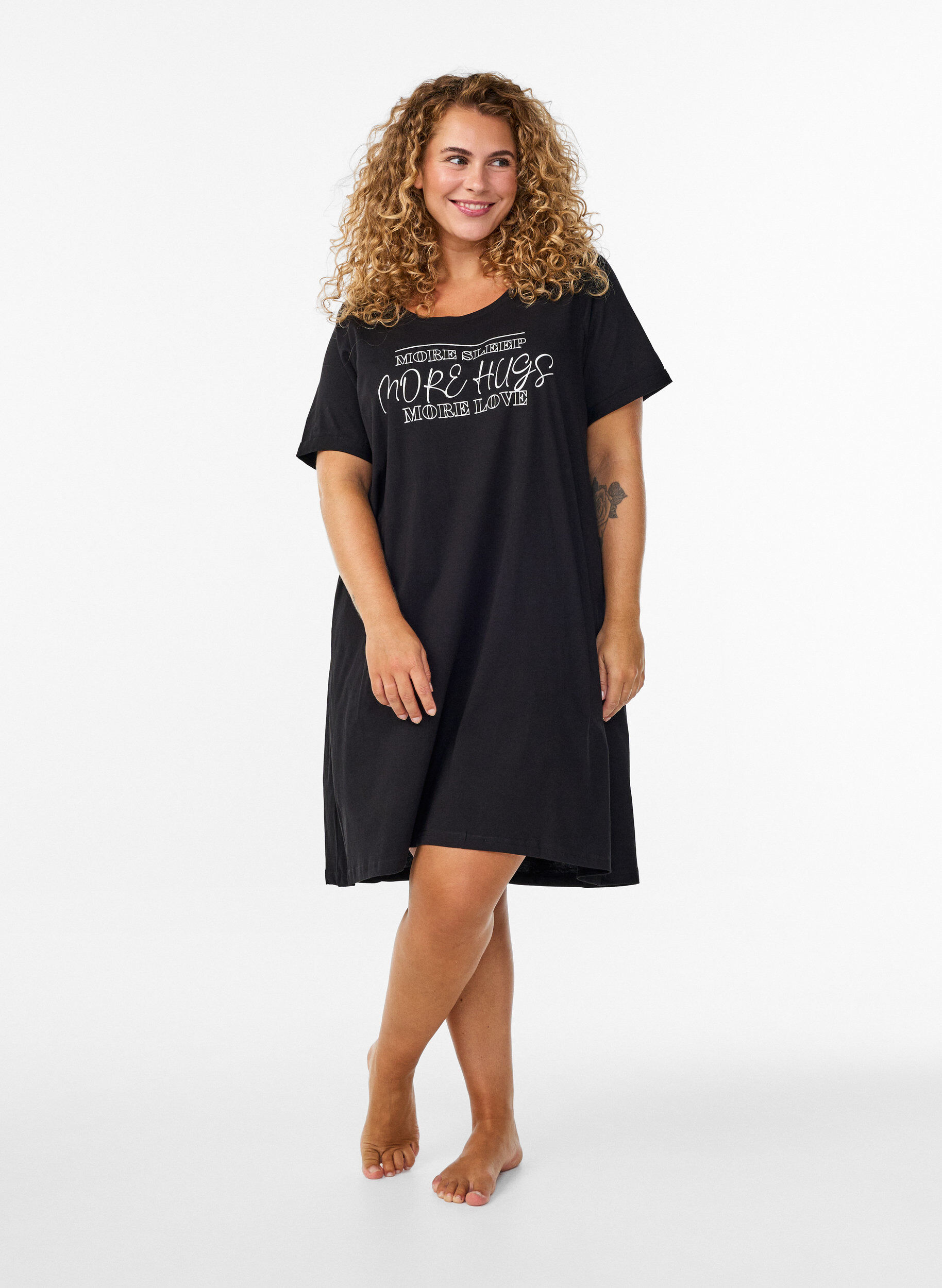 Zizzifashion Short-sleeved nightgown in organic cotton, Black, Model image number 1