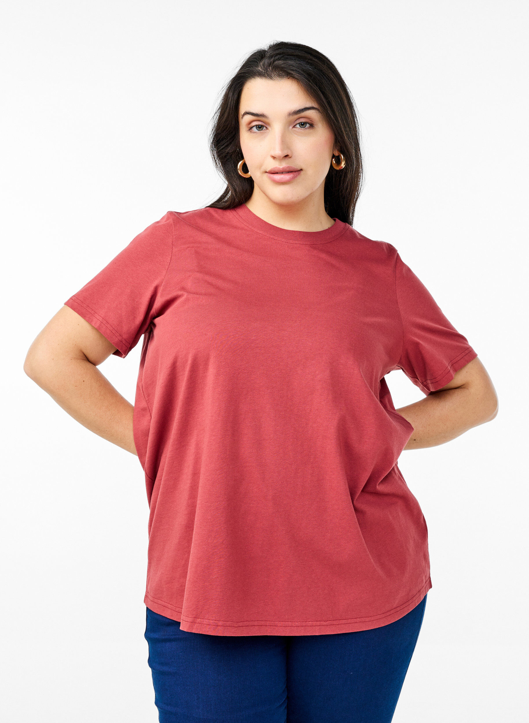 Basic cotton T-shirt with round neck, Red, Model